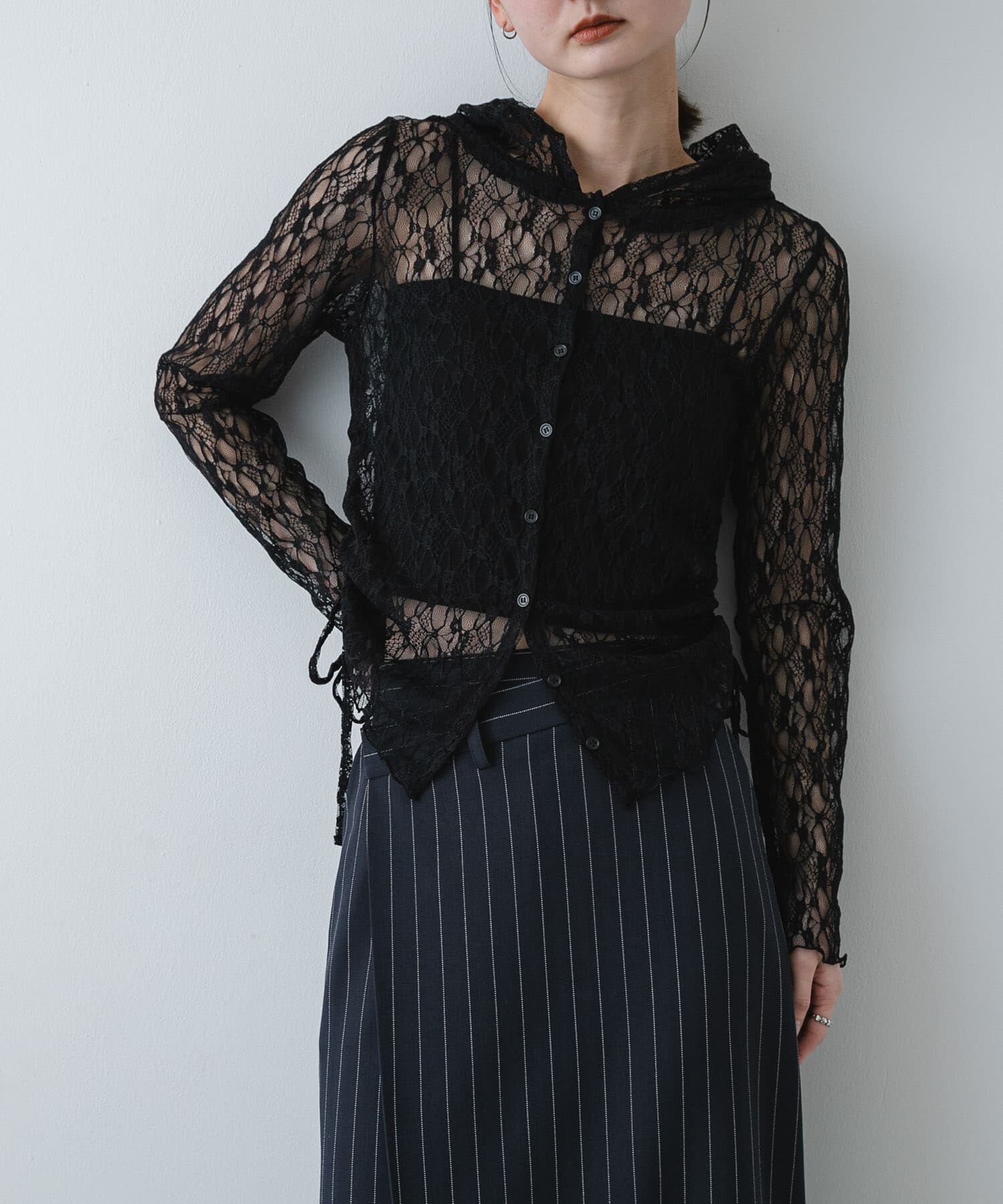 SENSE OF PLACE by URBAN RESEARCH「『洗濯可』フーディレースカットトップ」|その他|ブラック