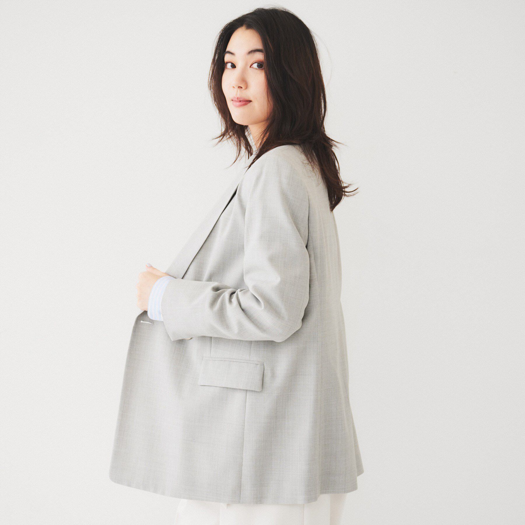 UNTITLED「【通勤/春の軽羽織り】サマーウール調 ダブルブレストジャケット」|テーラードジャケット|