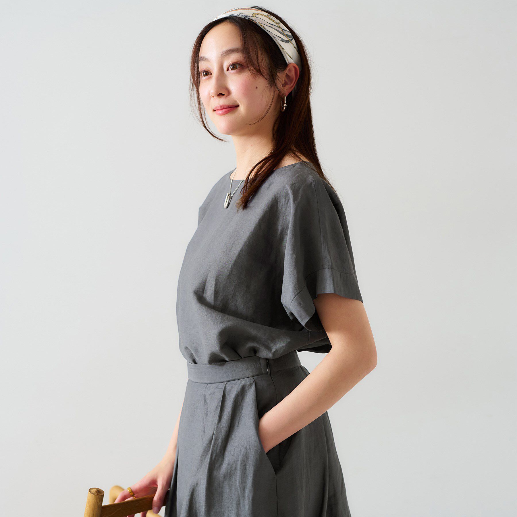 UNTITLED「【セットアップ可能/手洗い可】リネン混 ボートネックTブラウス」|シャツ・ブラウス|