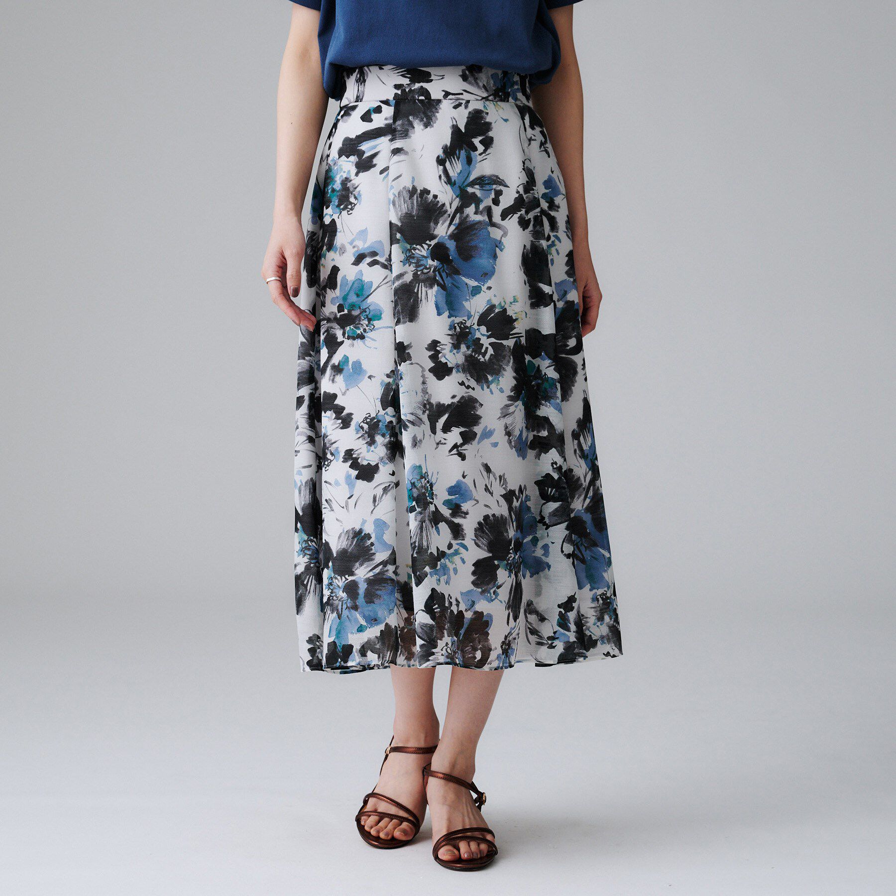 UNTITLED「【シアー/後ろウエストゴム/花柄】ペイントフラワースカート」|スカート|