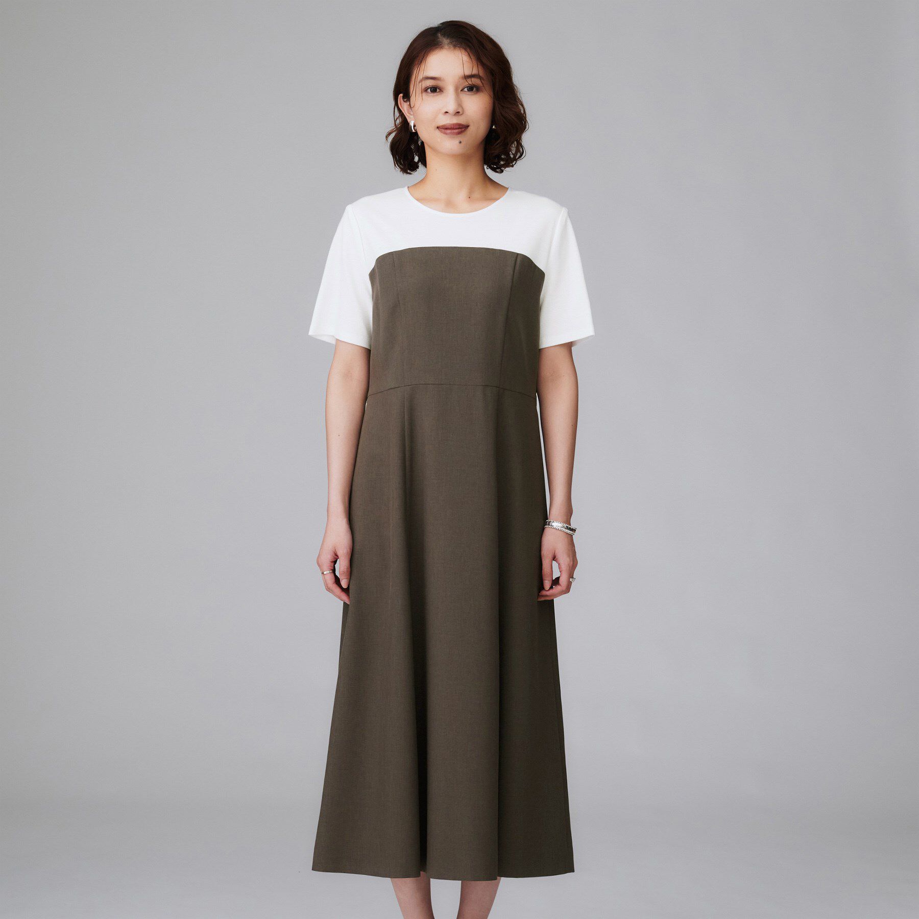 UNTITLED「【きれいめカジュアル/セミフレア】異素材ドッキングワンピース」|ワンピース|