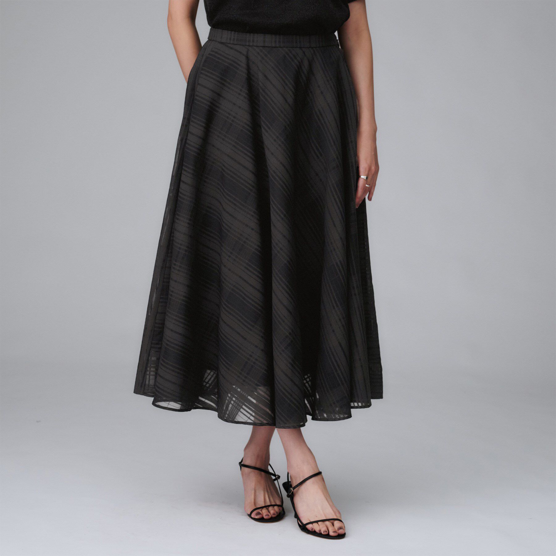 UNTITLED「【セットアップ可/後ろウエストゴム】シアーチェックスカート」|スカート|