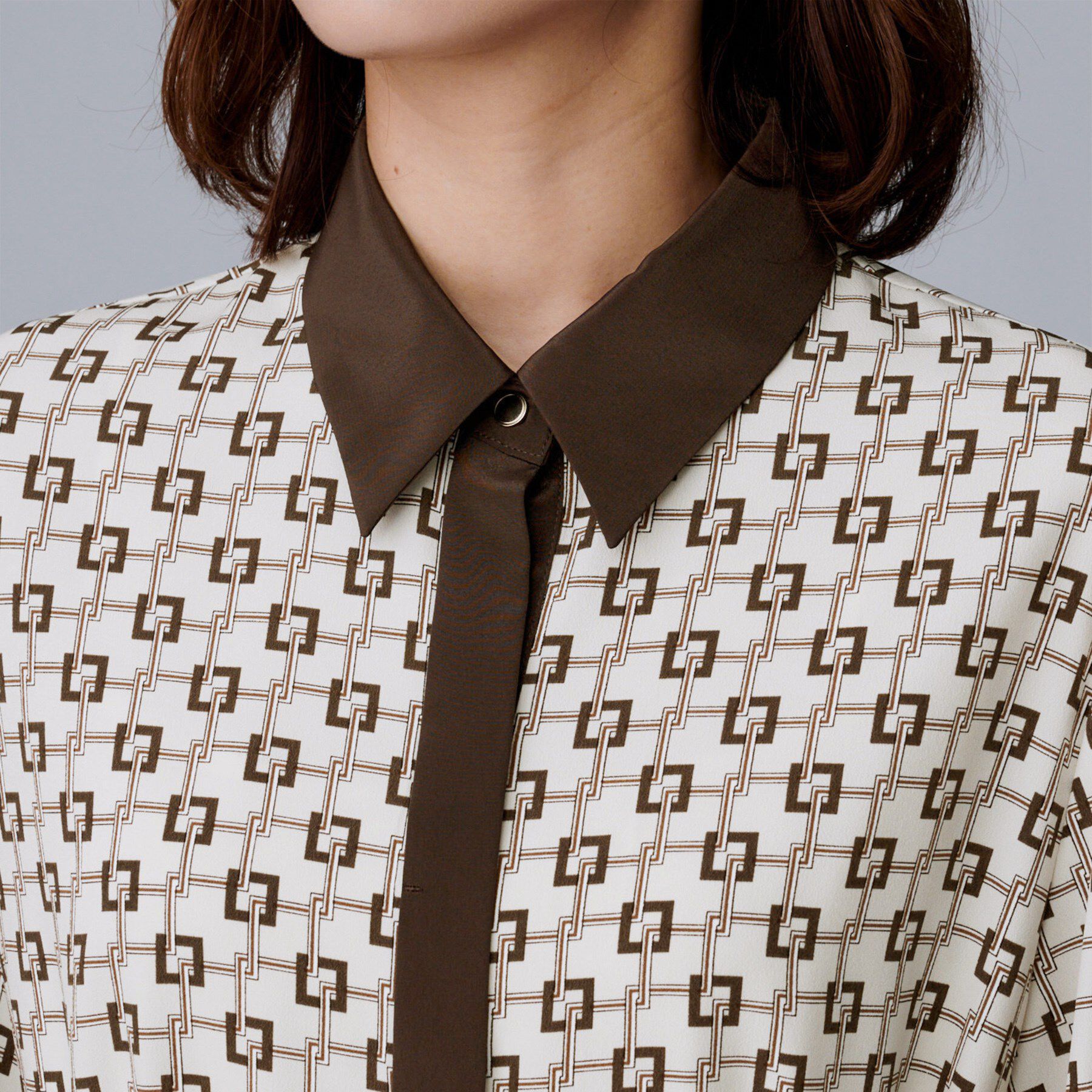 UNTITLED「【ウエストリボン/前開きボタン/レトロモダン】チェーン柄フレアワンピース」|ワンピース|