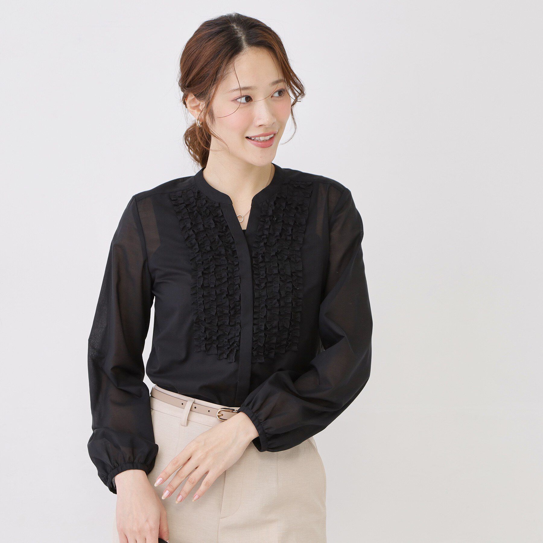 COUP DE CHANCE「【手洗い可/きれいめ服】シアーローンフリルブラウス」|シャツ・ブラウス|ブラック(019)