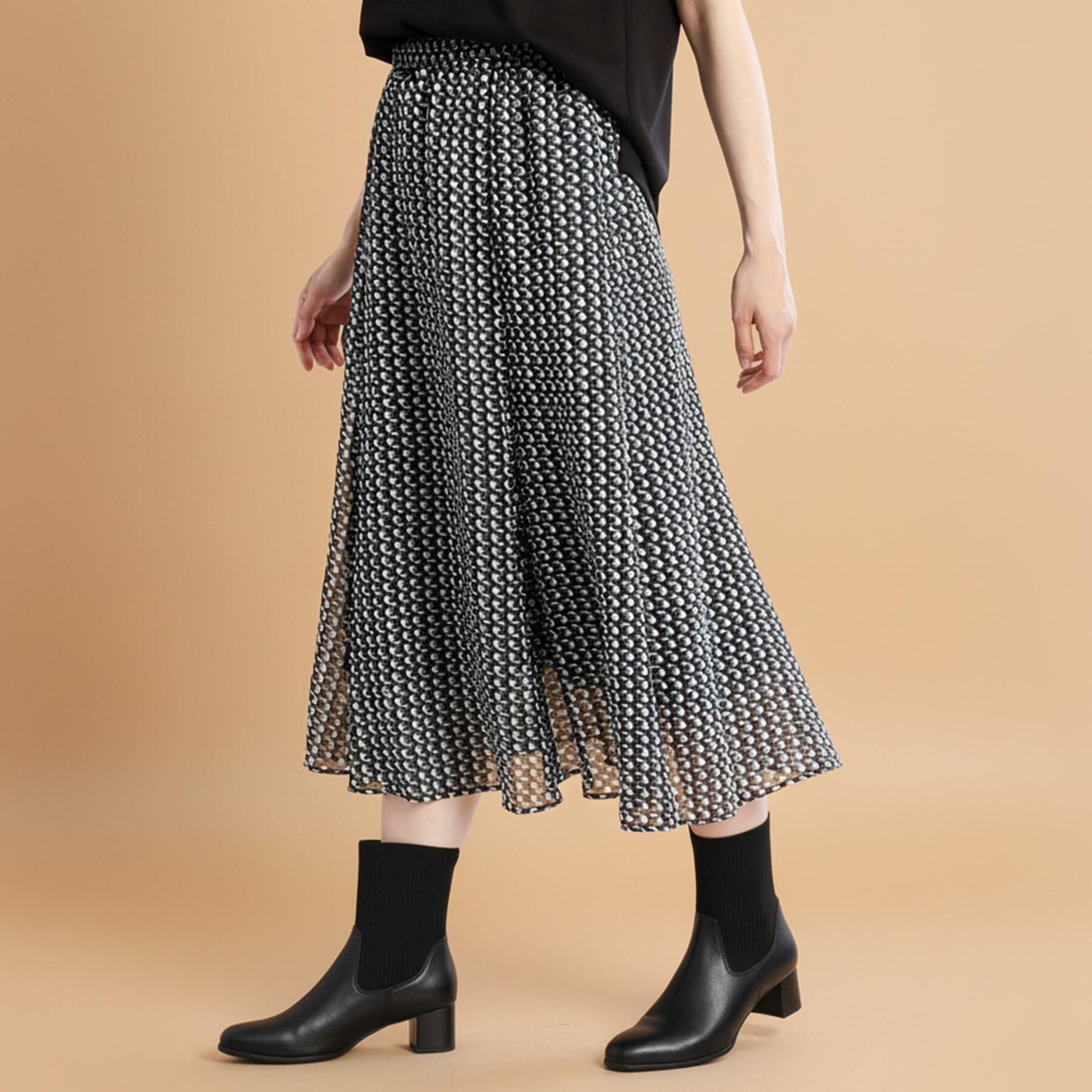 Reflect「【WEB先行カラーあり／マシンウォッシュ可／ウエスト総ゴム】コツキ幾何柄ロングスカート」|スカート|ブラック(119)