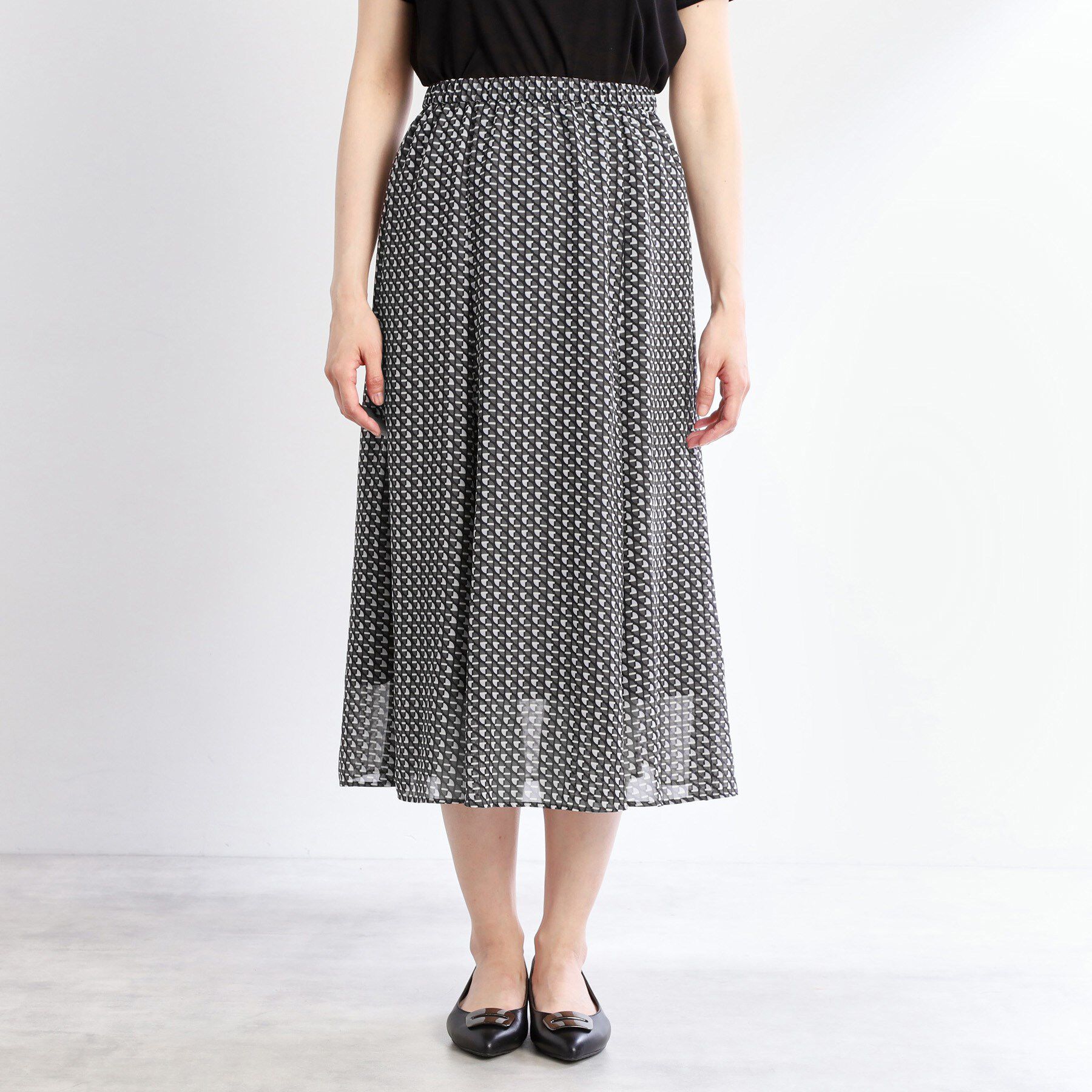 Reflect「【WEB先行カラーあり／マシンウォッシュ可／ウエスト総ゴム】コツキ幾何柄ロングスカート」|スカート|