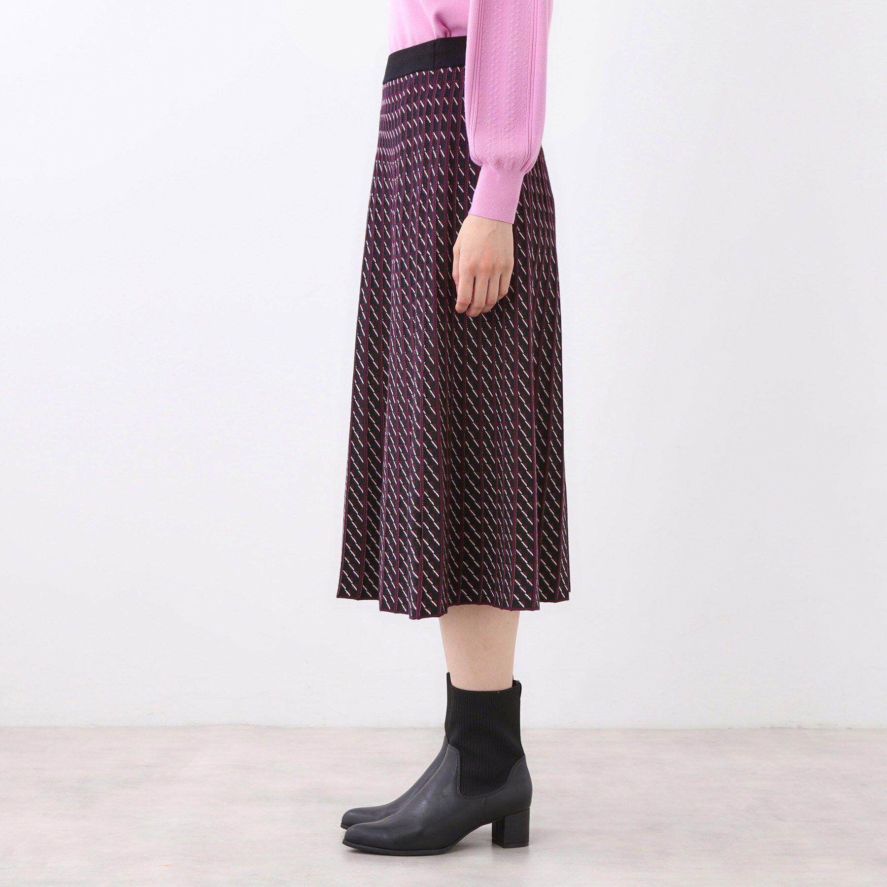 Reflect「【WEB先行カラーあり／セットアップ可】幾何調柄ニットスカート」|スカート|