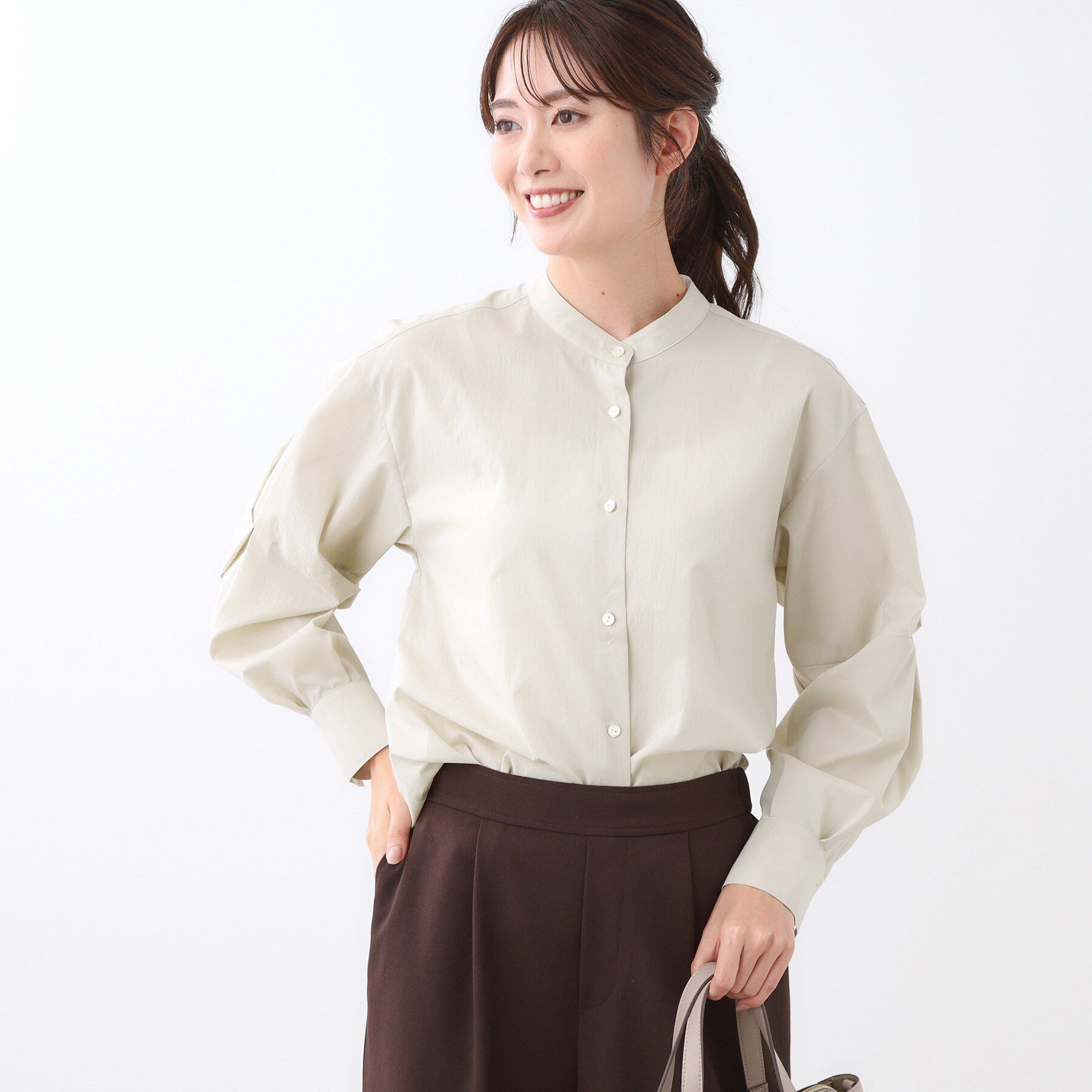 Reflect「【さらっと一枚で決まる／重ね着にもおすすめ◎】タックスリーブシャツブラウス」|シャツ・ブラウス|ライトベージュ(05