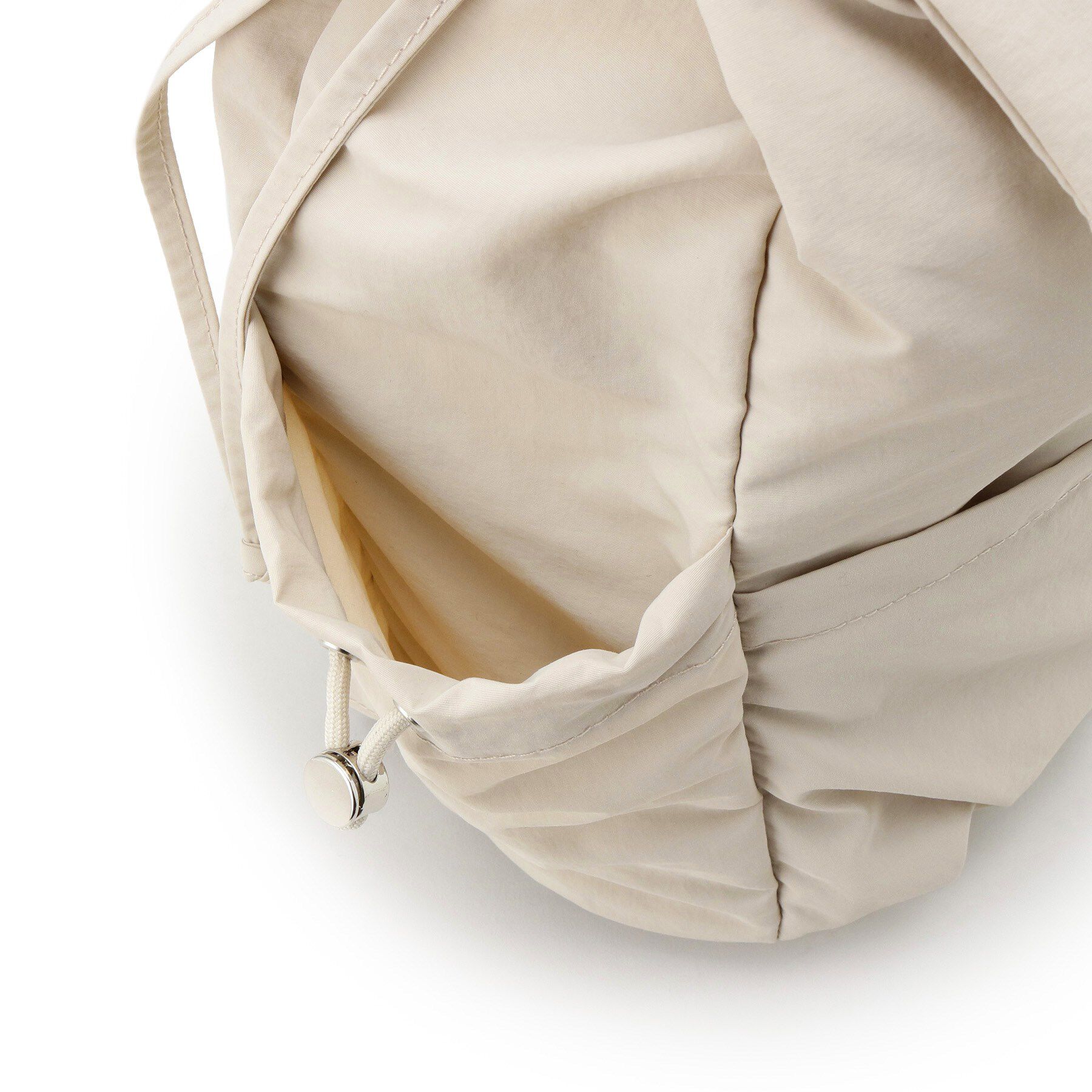 grove「【晴れの日も雨の日も】撥水フラップナイロンリュック」|リュック|