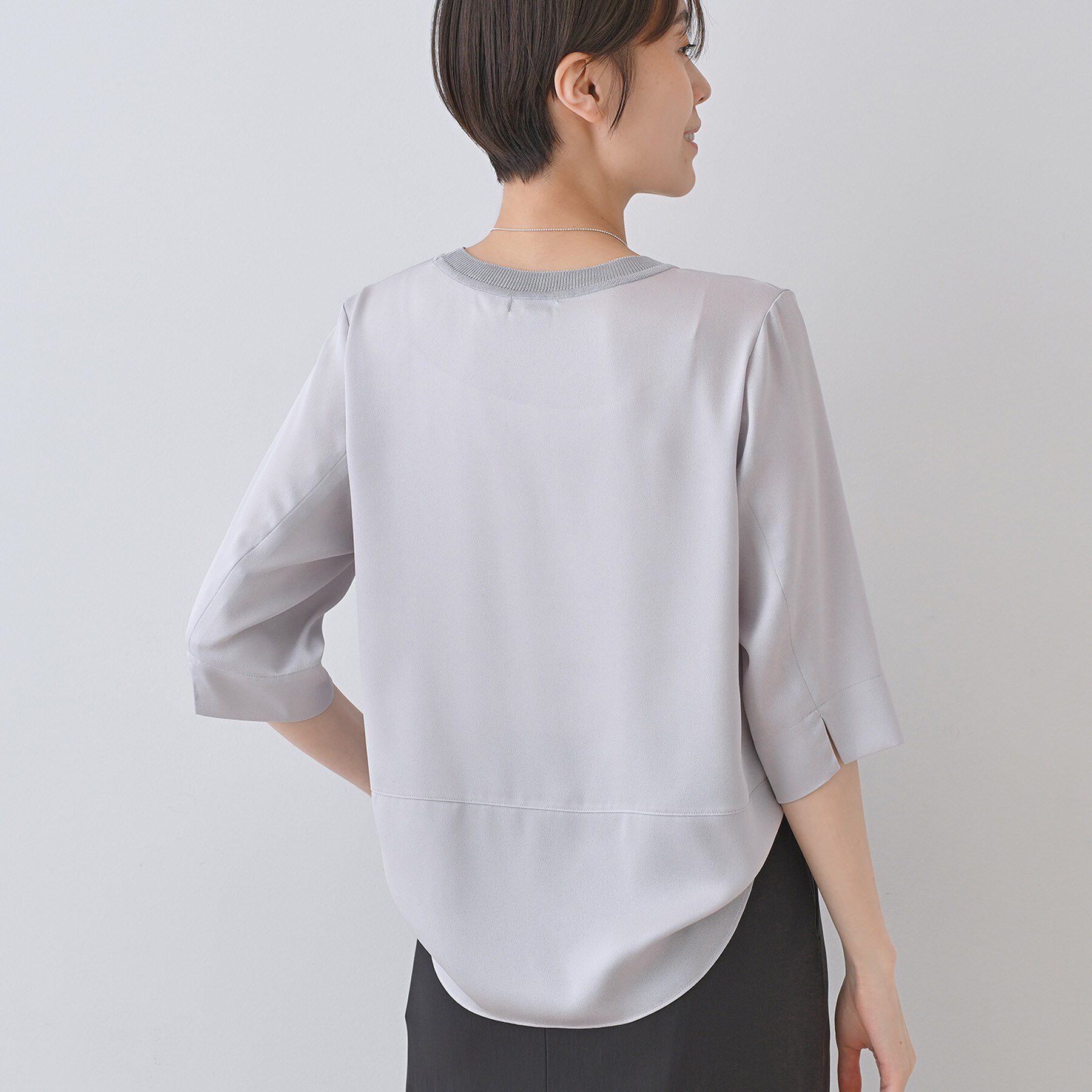 INDIVI「【洗える／5分袖】シルク風素材オフィスブラウス」|シャツ・ブラウス|