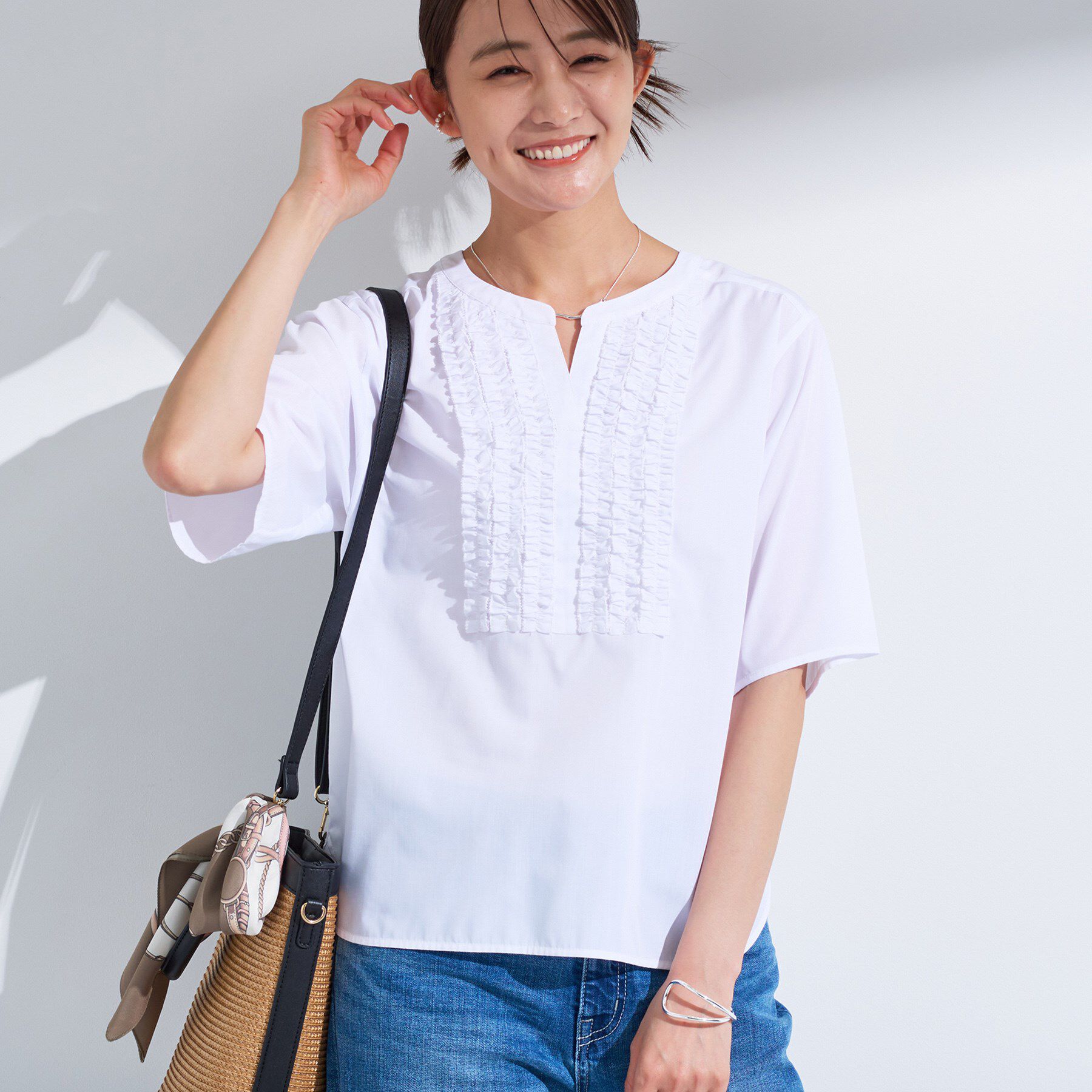 INDIVI「【洗える】胸元タックフリルブラウス」|シャツ・ブラウス|