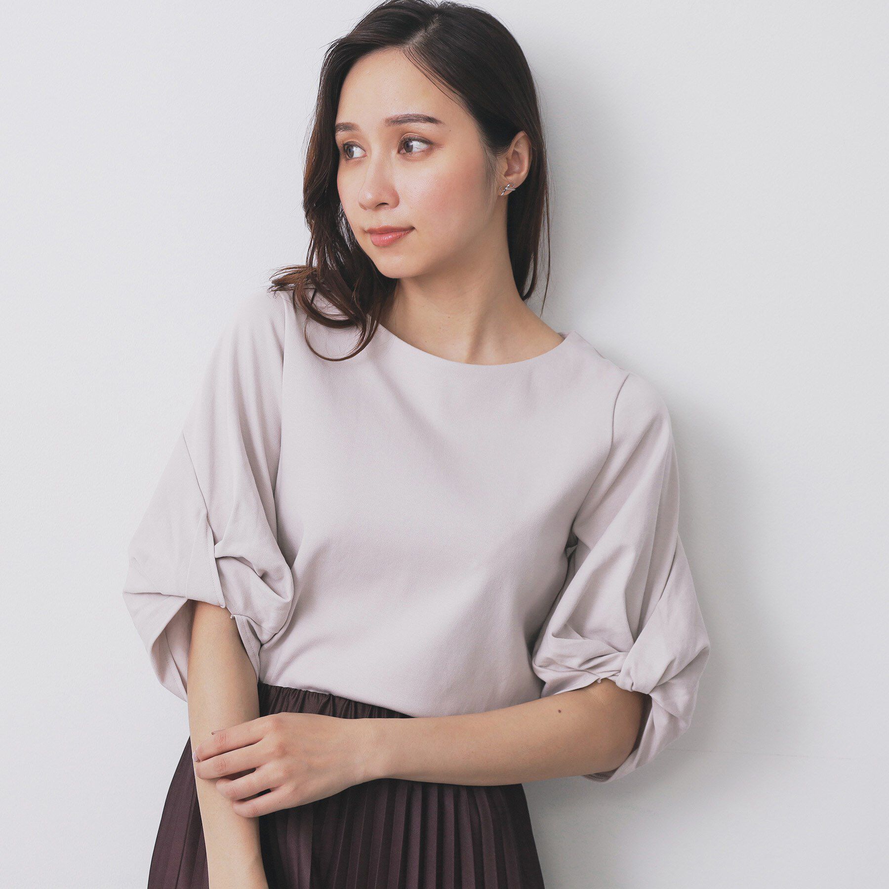 index「パフスリーブツイストタックトップス【洗濯機可/接触冷感/UVケア】」|Tシャツ・カットソー|グレージュ(850)