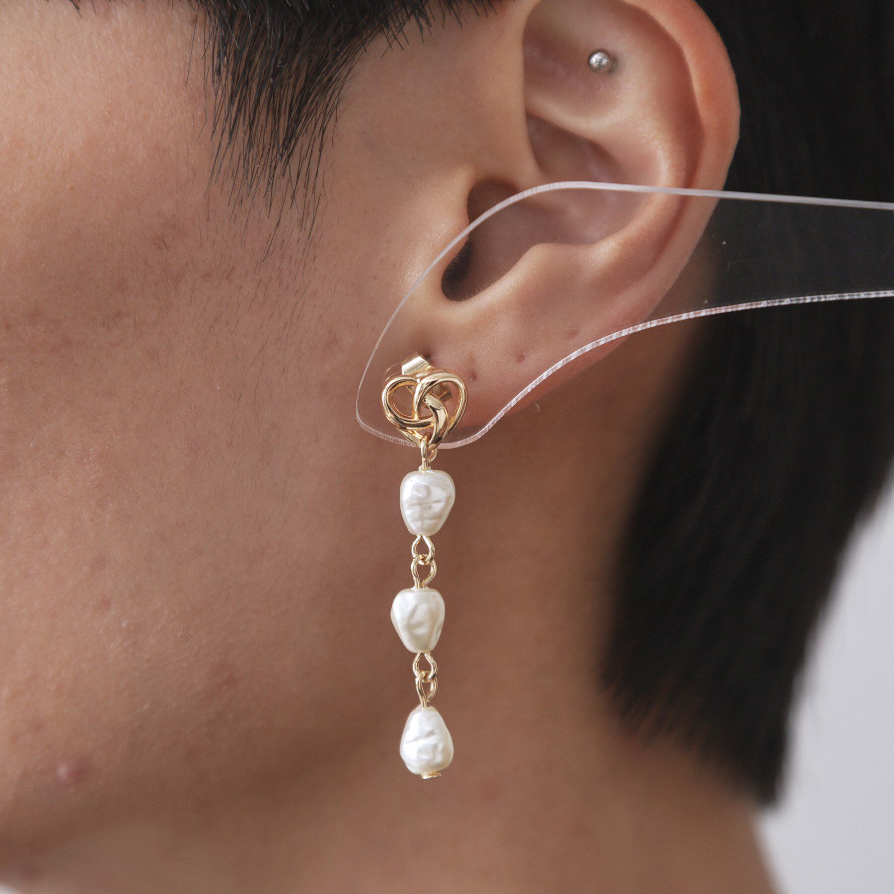 OPAQUE.CLIP「メタル&times;フェイクパールロングピアス」|ピアス|