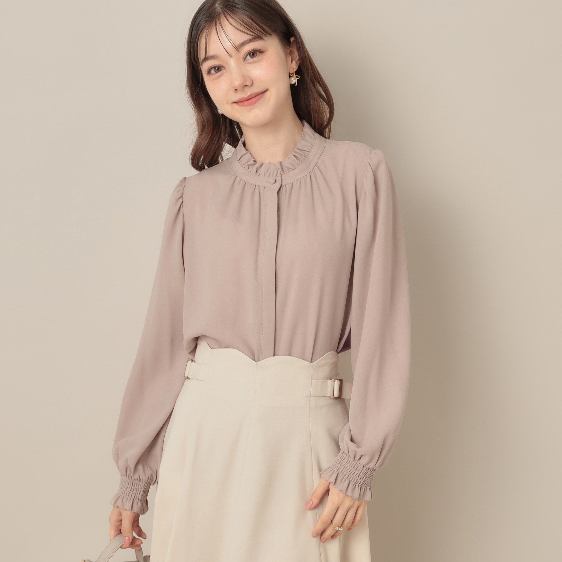 Couture broach「【フェミニン・通勤】タイ付きピコフリルブラウス」|シャツ・ブラウス|