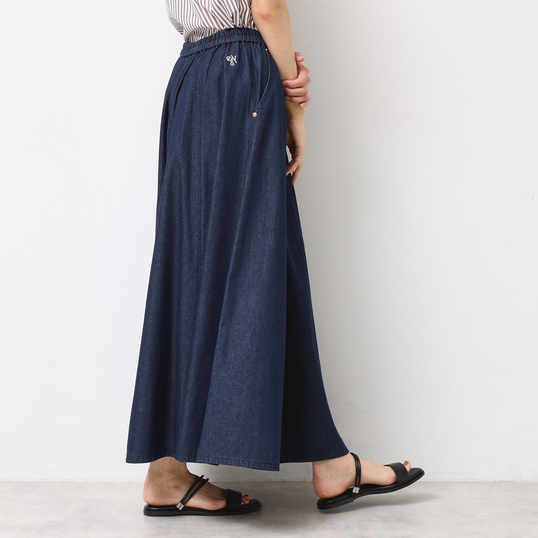 Dessin「【ウエストゴム・洗える】ライトオンスデニムフレアスカート」|スカート|