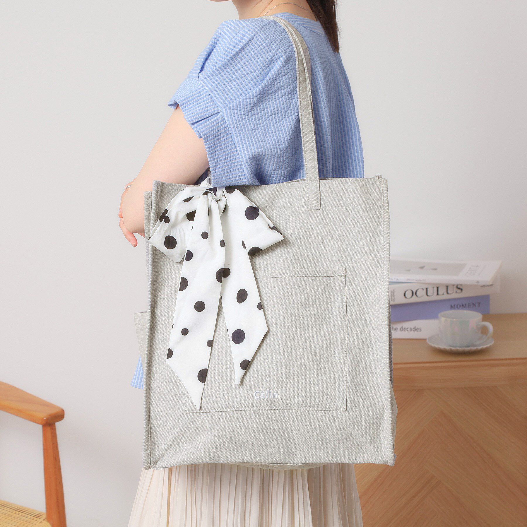 ITS&rsquo;DEMO「【A4対応／推し活】リボン付きキャンバストート」|トートバッグ|グレー(012)