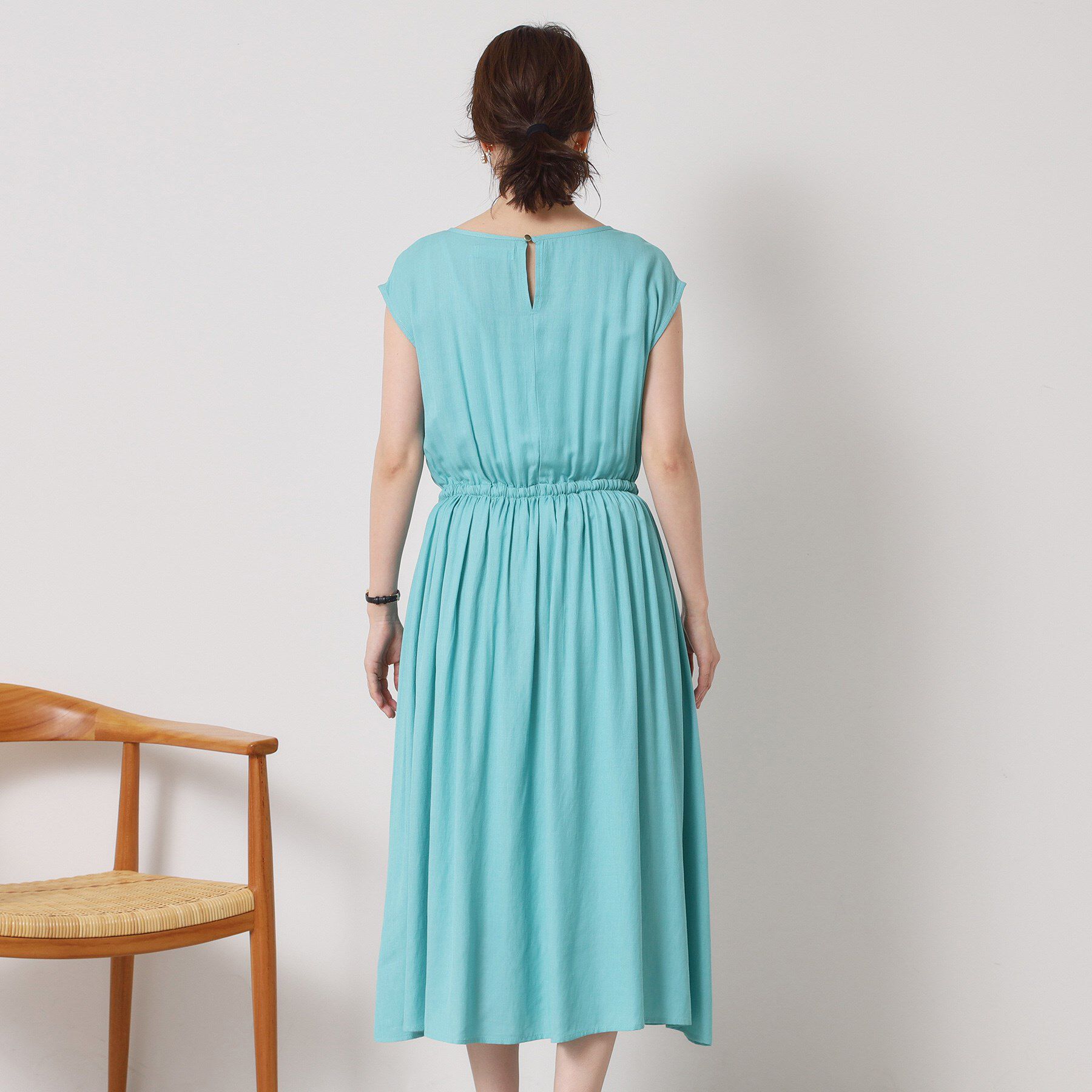 ITS&rsquo;DEMO「【さらりタッチ／手洗い可】強撚スラブブラウジングワンピース」|ワンピース|