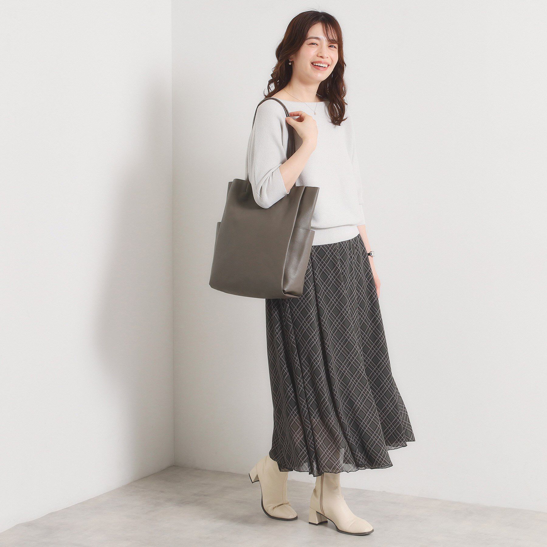 ITS&rsquo;DEMO「【A4対応／8色】収納上手になれるトート」|トートバッグ|