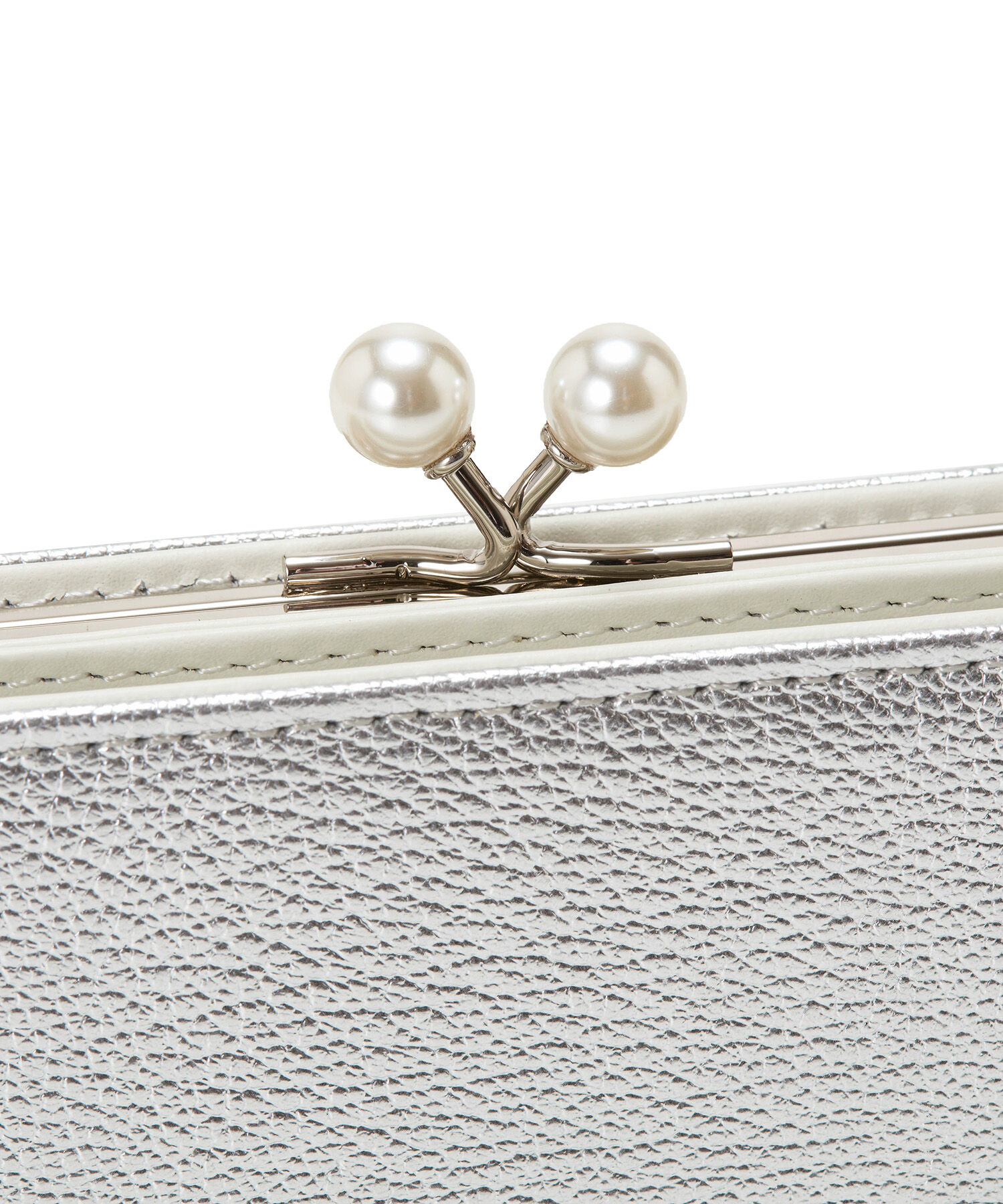 TOPKAPI 「【TOPKAPI】シュリンクレザー パール がま口 二つ折り 財布」|財布|