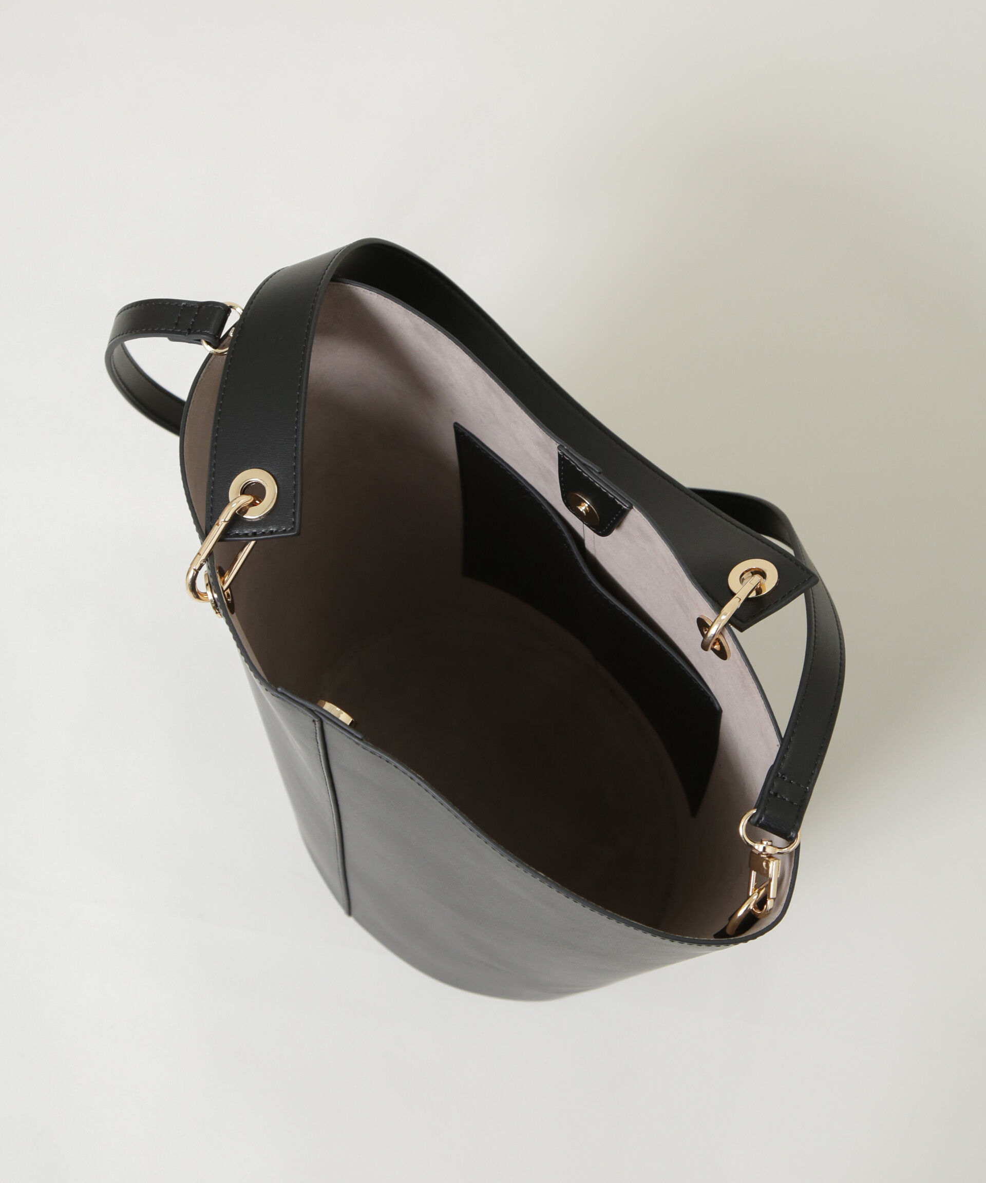 nano･universe「アシンメトリーハンドルバケツトート」|ショルダー・メッセンジャー|