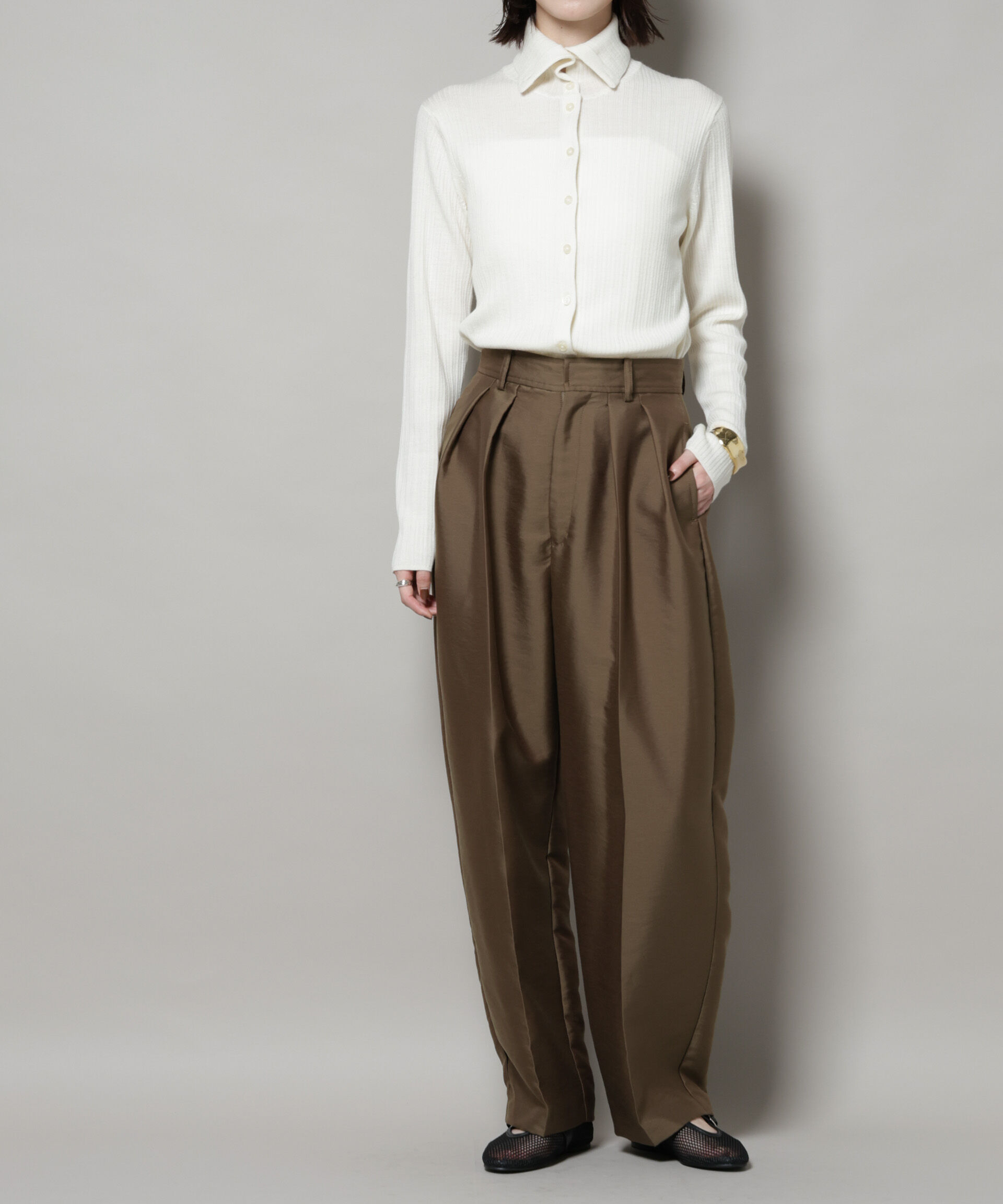 nano･universe「ツイルウェーブタックバレルパンツ」|チノ|