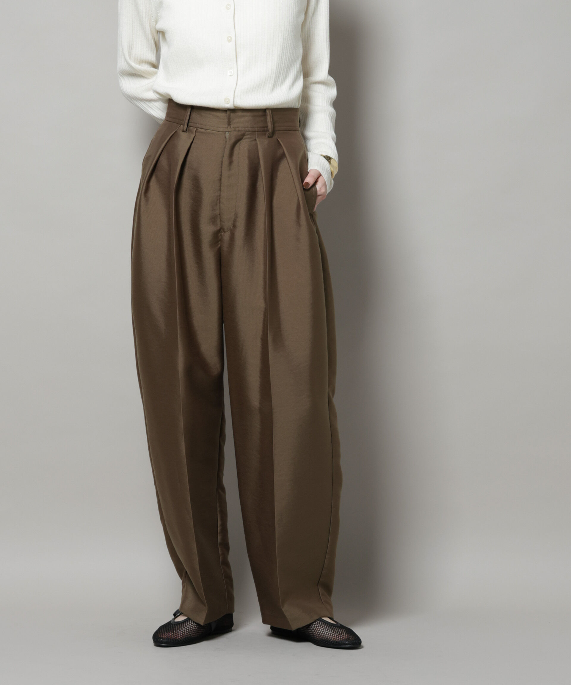 nano･universe「ツイルウェーブタックバレルパンツ」|チノ|