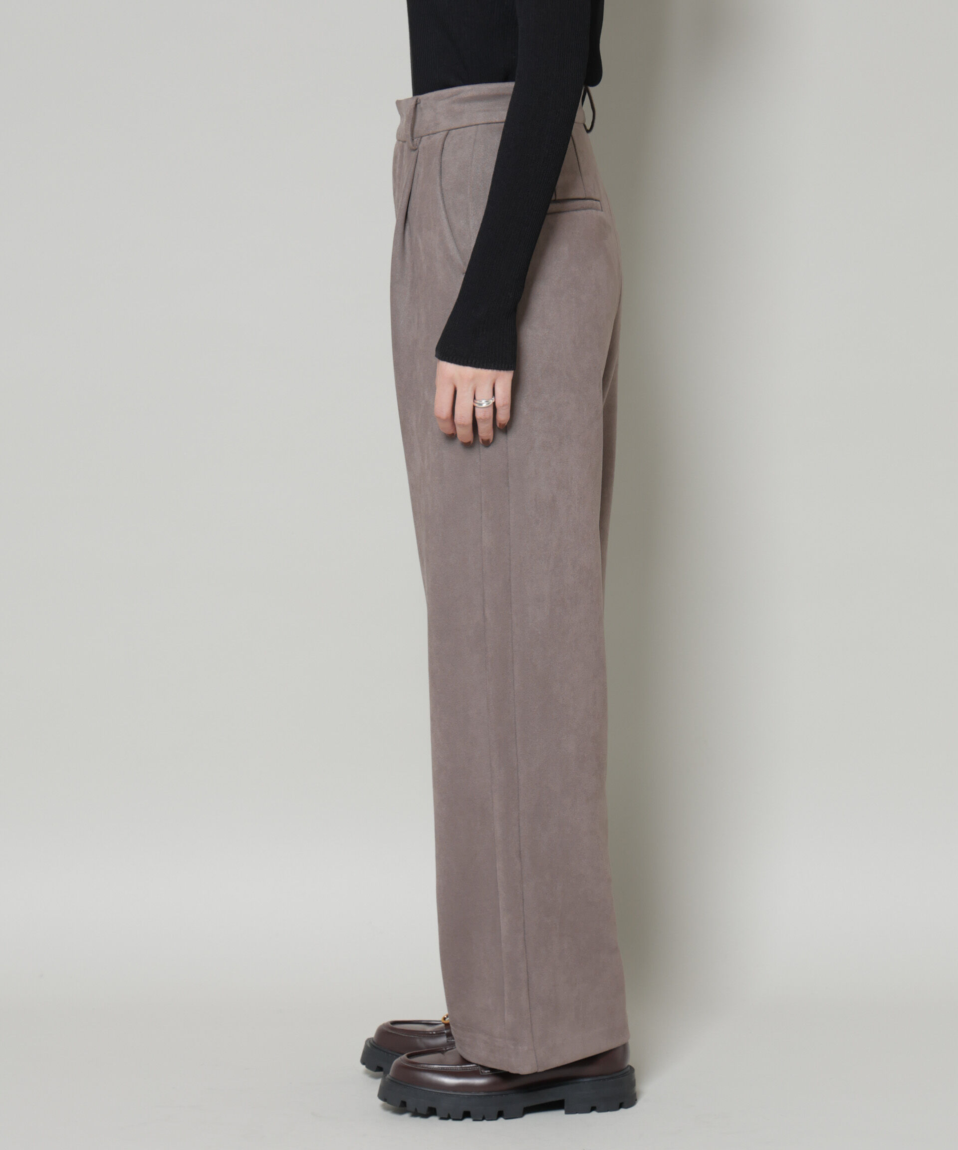 nano･universe「フェイクスエードタックパンツ」|チノ|