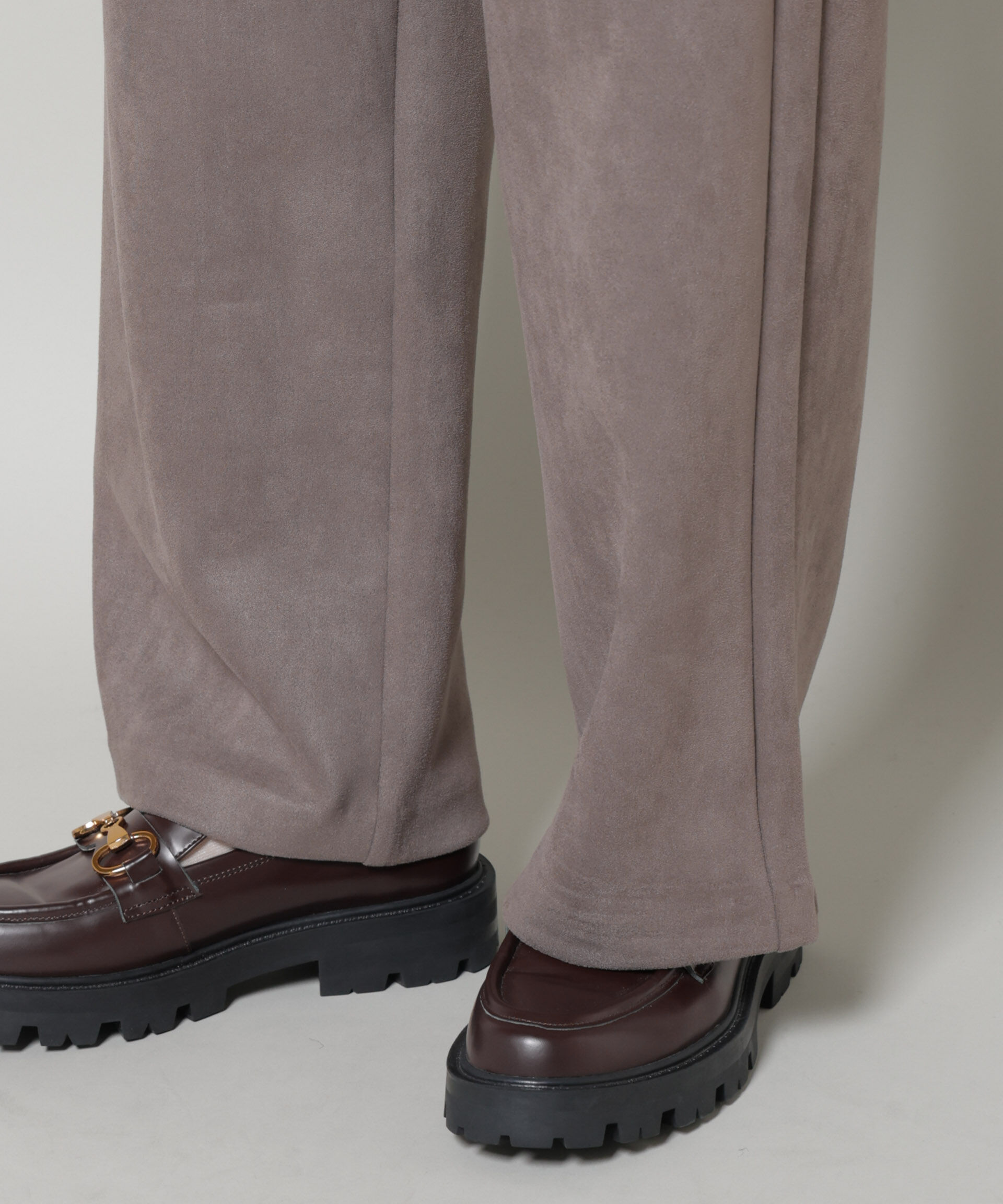 nano･universe「フェイクスエードタックパンツ」|チノ|