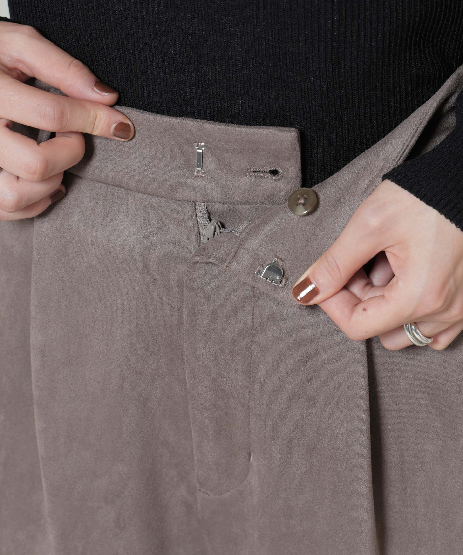 nano･universe「フェイクスエードタックパンツ」|チノ|