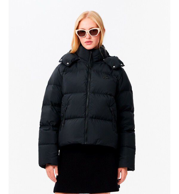 LACOSTE「ウィメンズ ボリュームハイネック ナイロンショート ダックダウンジャケット / フード取り外し可」|ダウン|