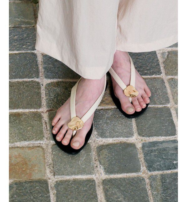 ADAM ET ROPE'「メタルモチーフサンダル」|サンダル|オフホワイト(15)