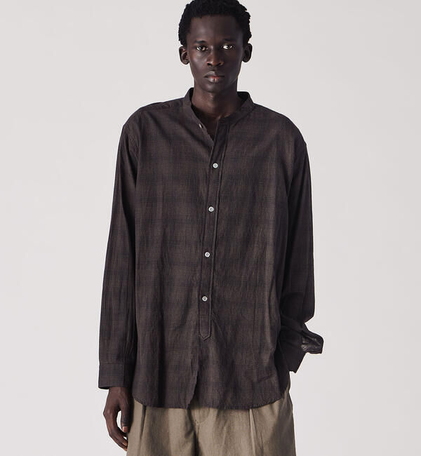  「INDIA INDUSTRY | ファインラインチェック バンドカラーシャツ MEN」|シャツ・ブラウス|GREY系1