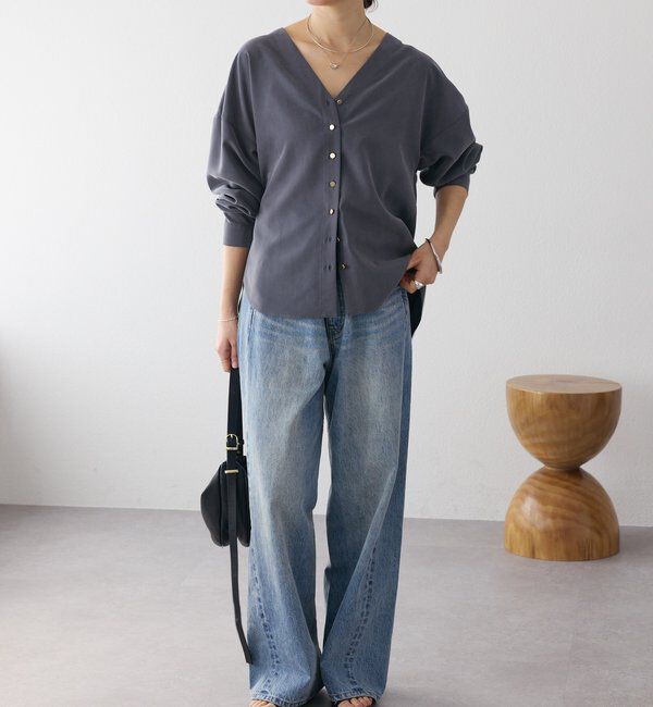  「予約【女性らしい抜け感】メタルボタンノーカラーブラウス」|シャツ・ブラウス|