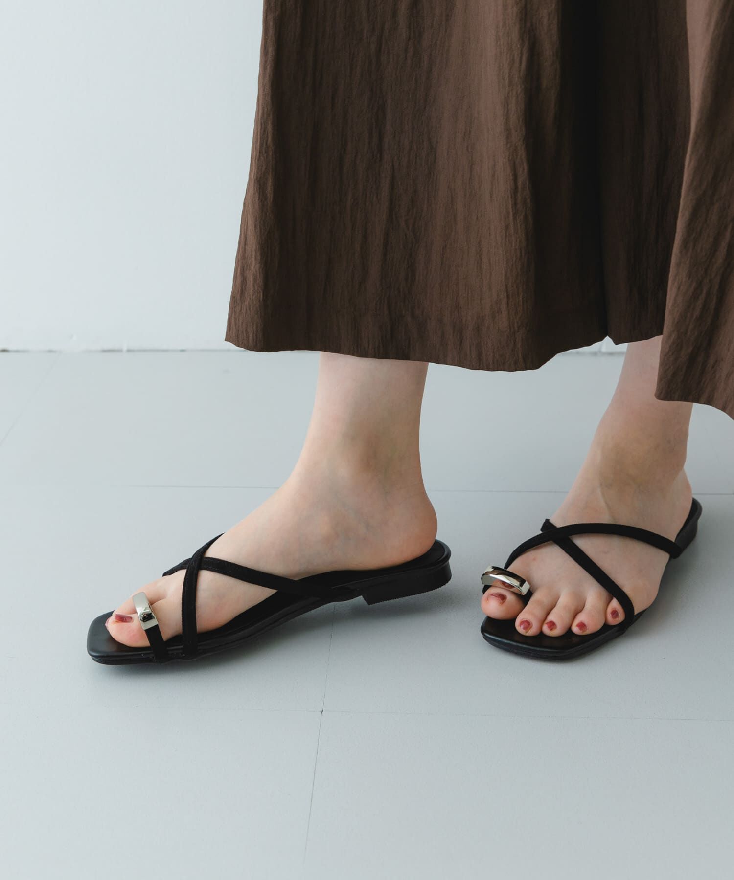 RODE SKO「『MADE IN JAPAN』プチメタルクロスフラットサンダル」|サンダル|