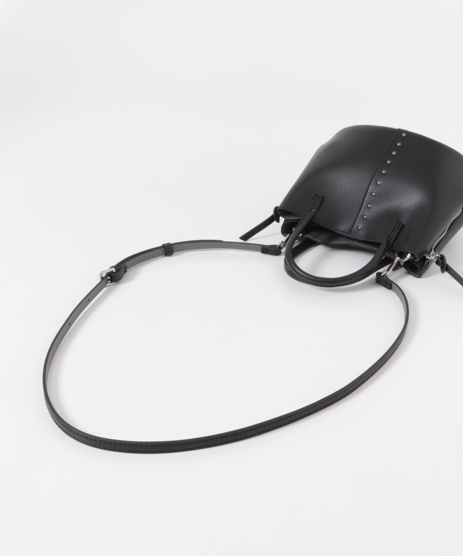 SENSE OF PLACE by URBAN RESEARCH「スタッズショルダーバッグ」|ショルダー・メッセンジャー|