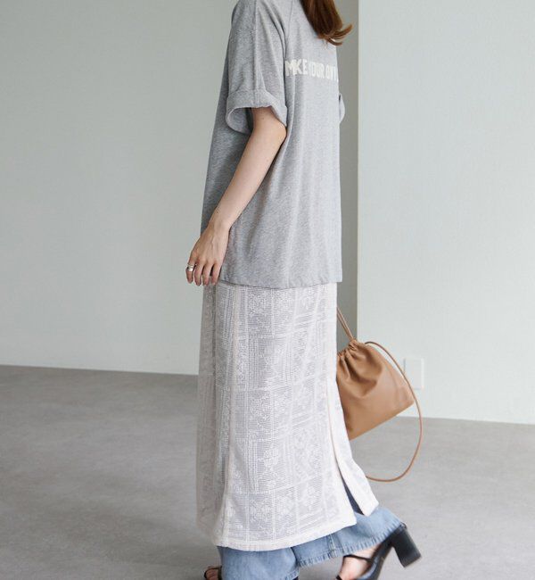  「ロゴ刺繍&times;フロッキープリント麻混Tシャツ」|Tシャツ・カットソー|