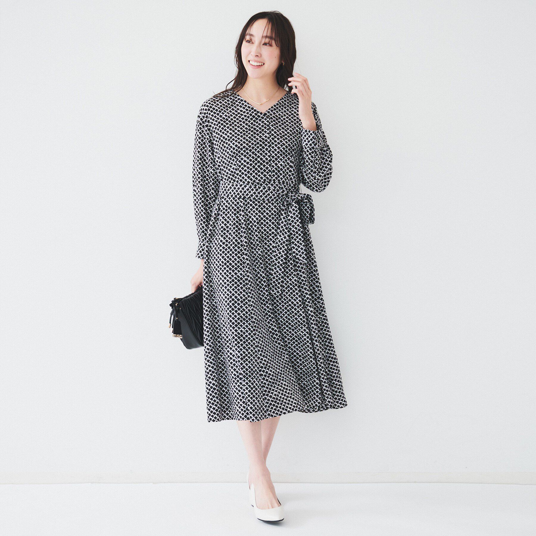 UNTITLED「【きれいめ／オフィス】スクエアジオメトリック柄ワンピース」|ワンピース|