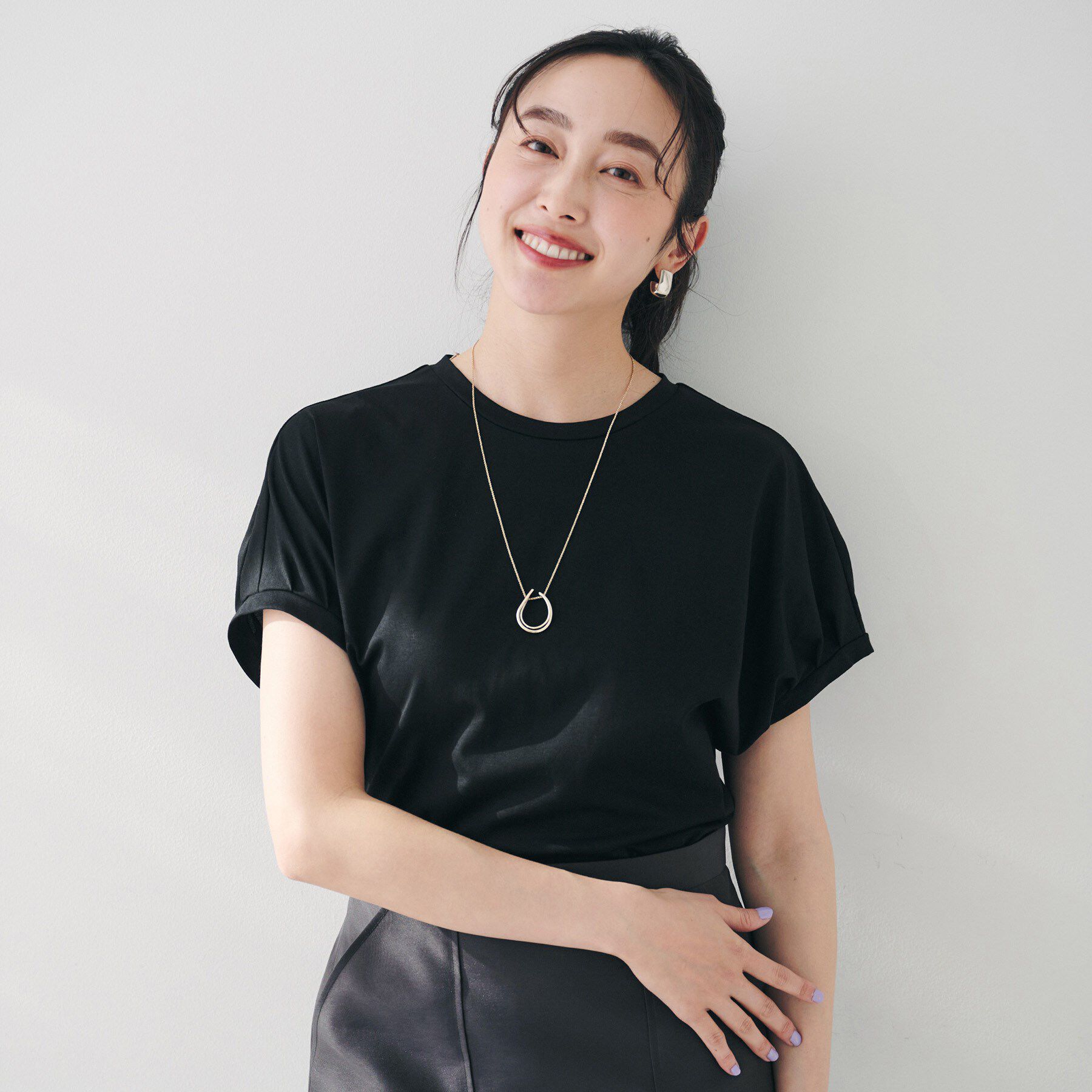 UNTITLED「【体型カバー/洗える】スリーブミニタックプルオーバー」|Tシャツ・カットソー|ブラック(019)