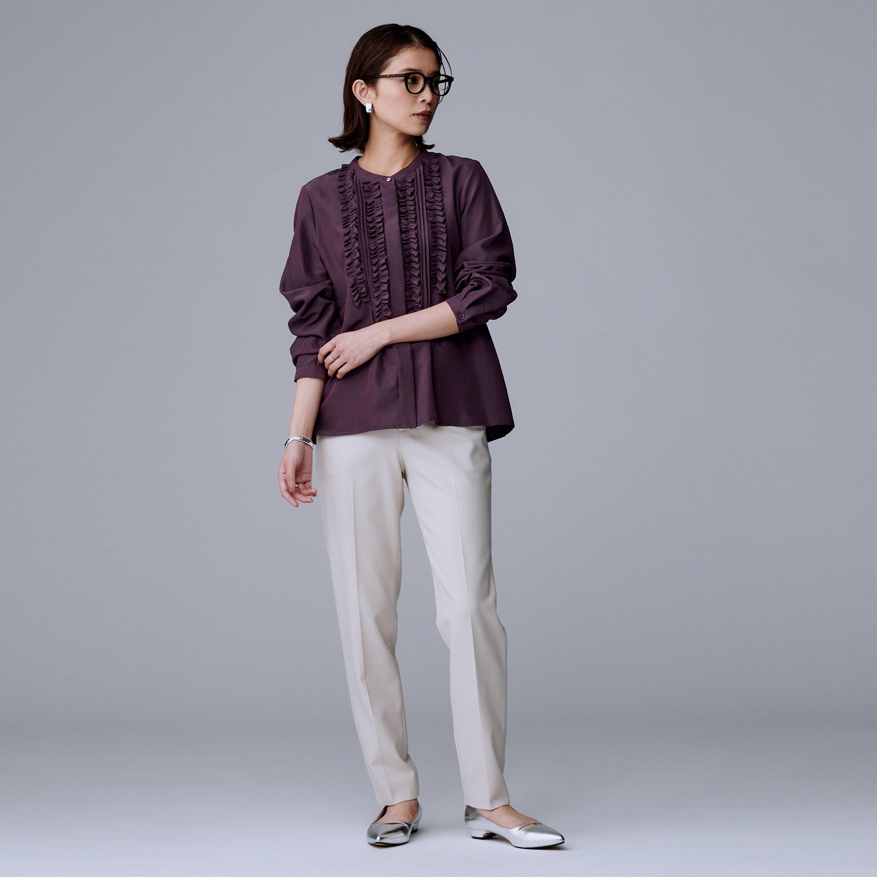 UNTITLED「【1枚で着映え/オンオフ着回し】フリルサテンブラウス」|シャツ・ブラウス|