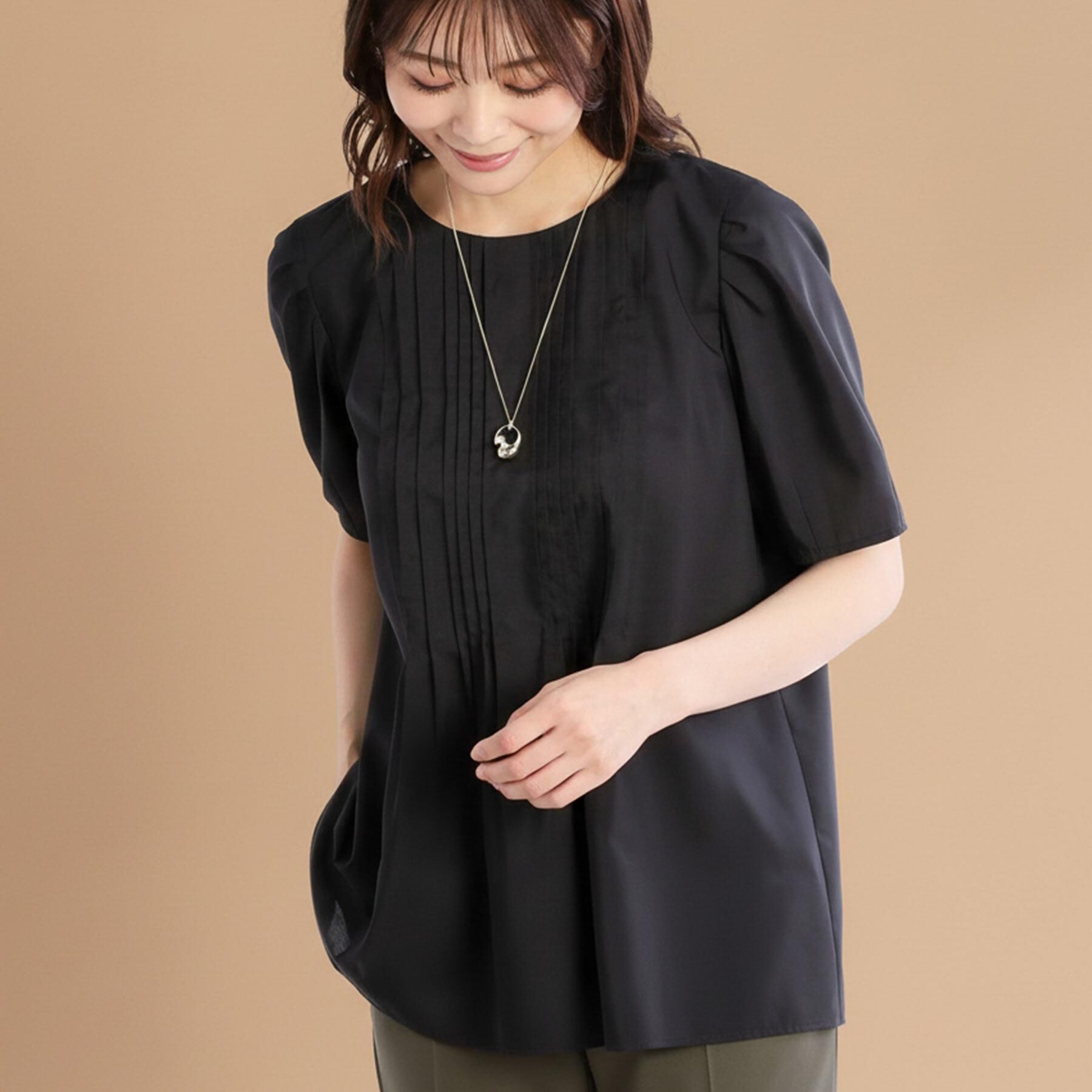 Reflect「【すっきり見え！長め丈】ピンタックデザインチュニックブラウス」|シャツ・ブラウス|ブラック(019)