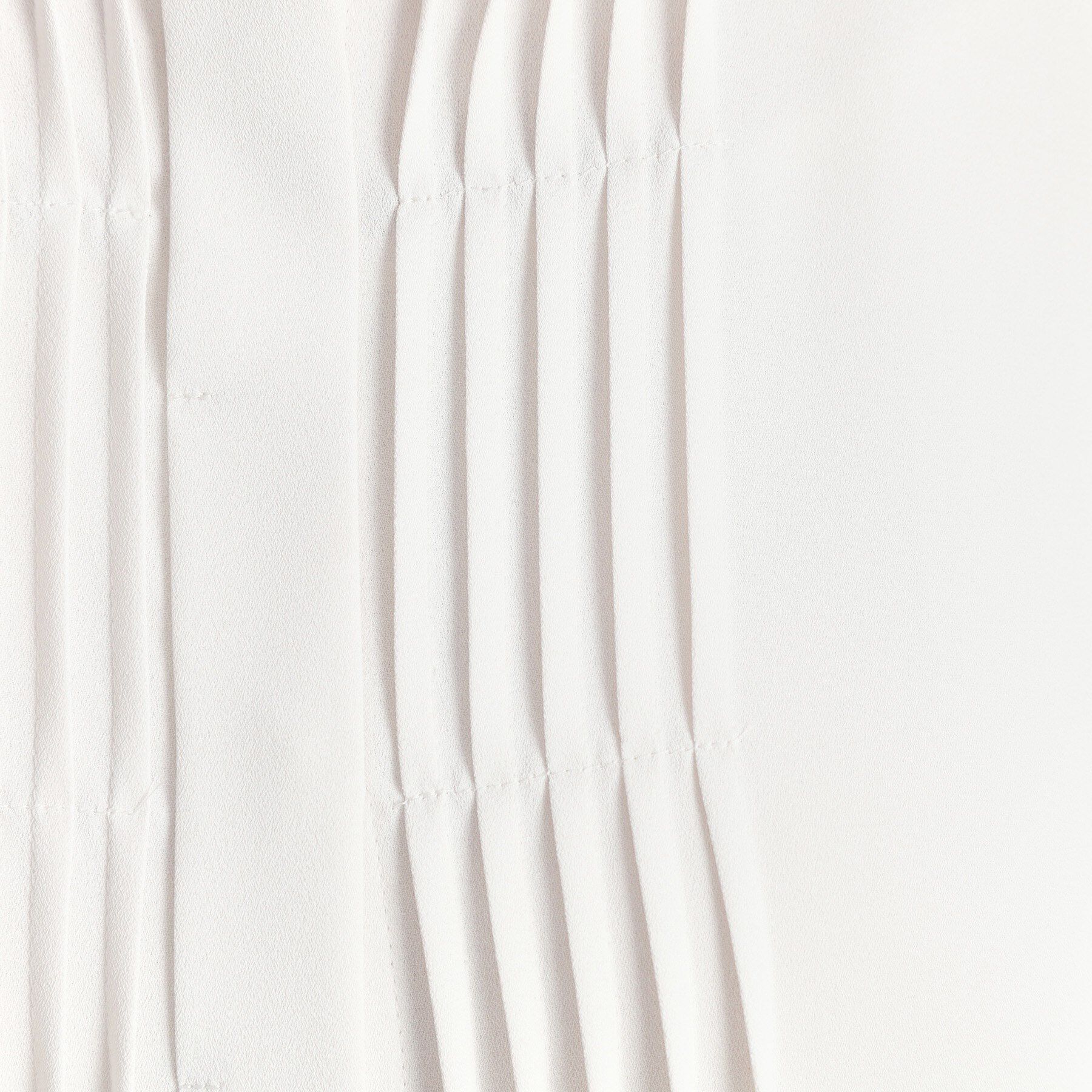 Reflect「【インナーに◎／すっきり見え！長め丈】タックデティールブラウス」|シャツ・ブラウス|