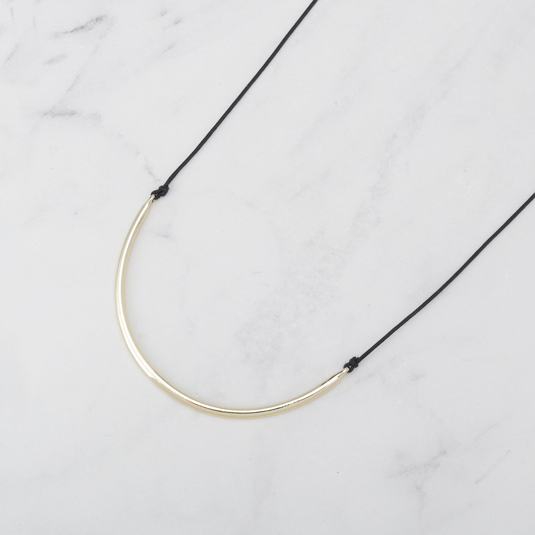 INDIVI「【長さ調整自由】メタルカーブバーネックレス」|ネックレス|