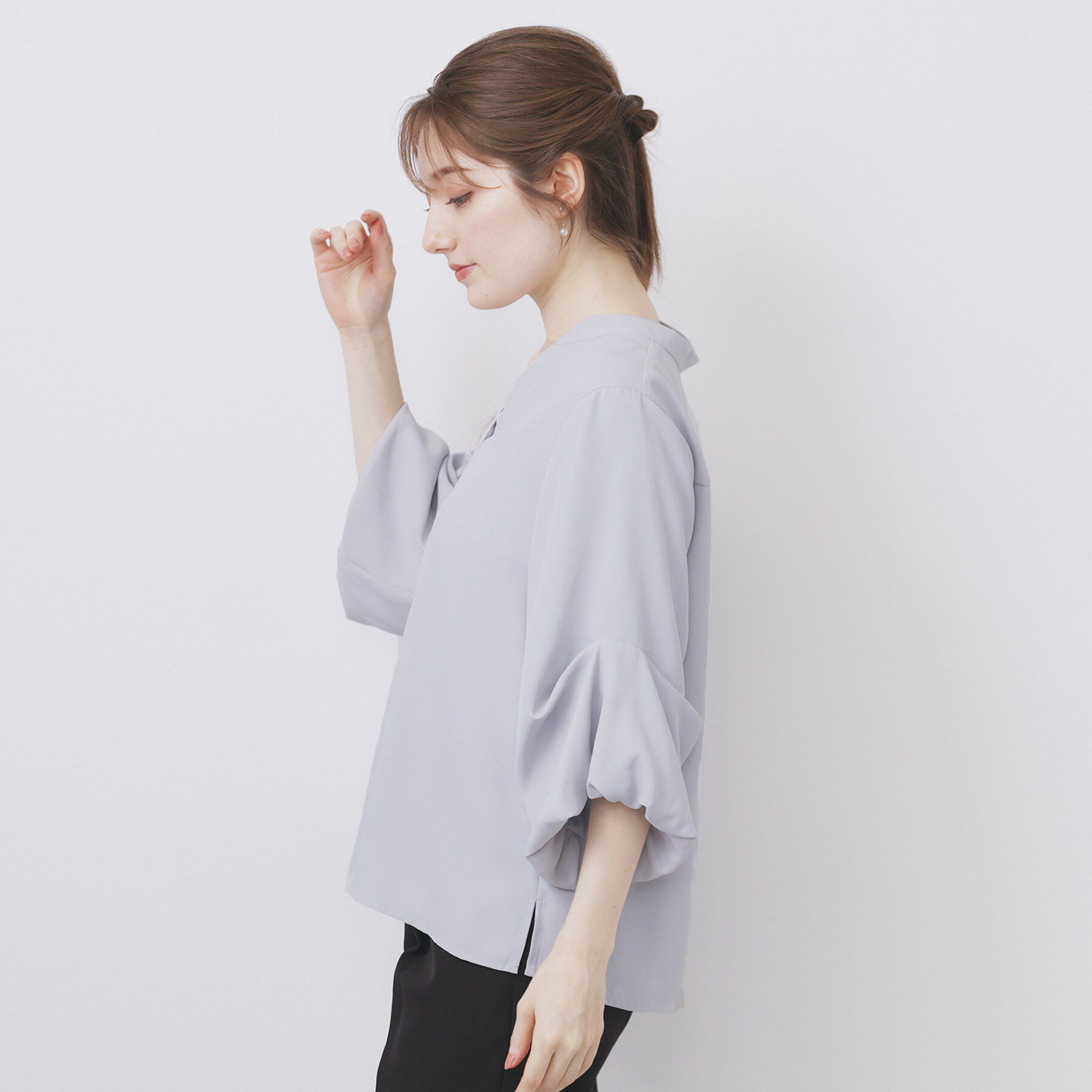 index「スキッパーバルーンスリーブブラウス【洗濯機洗い可/イージーアイロン】」|シャツ・ブラウス|