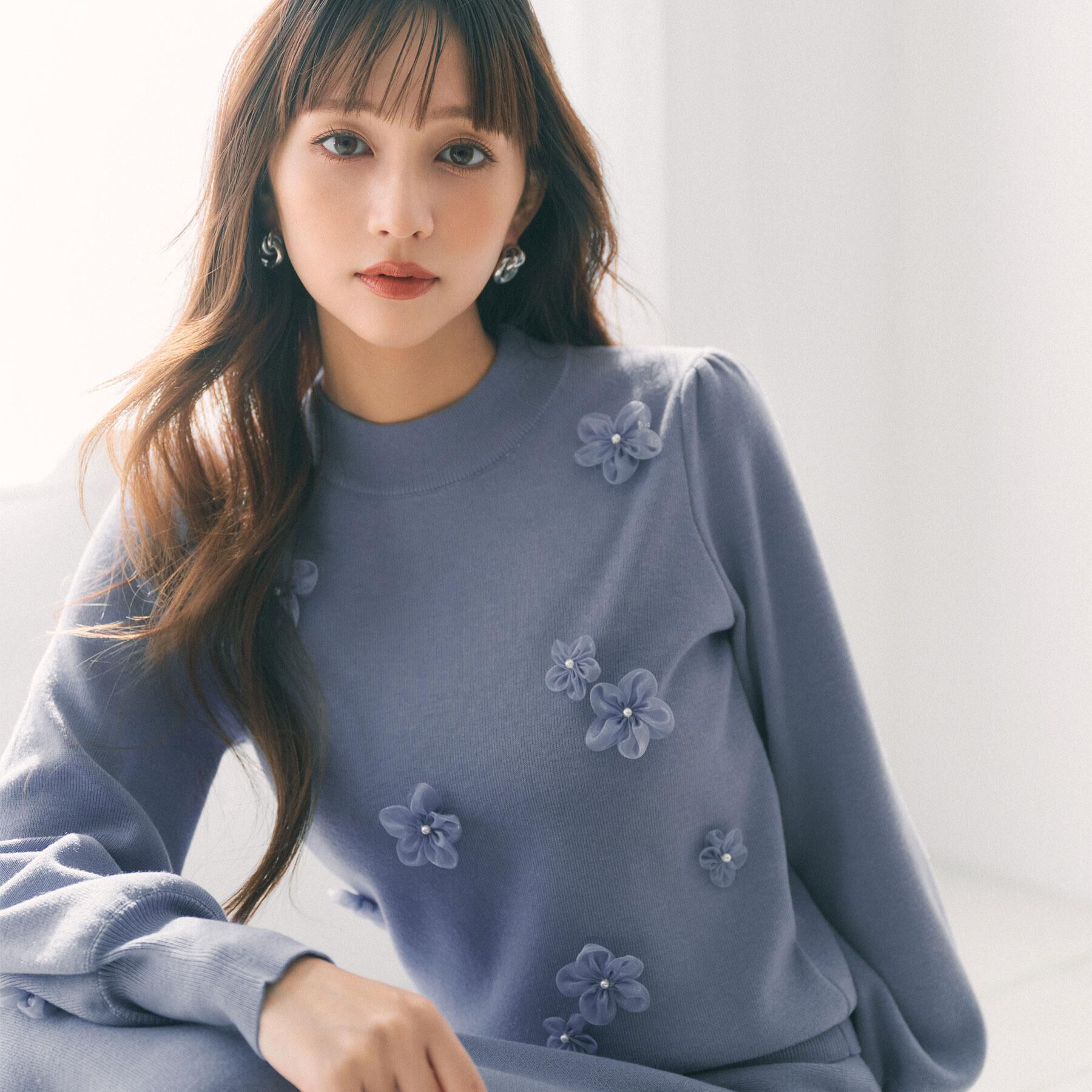 index「フラワーモチーフハイネックニット【洗える】」|ニット・セーター|