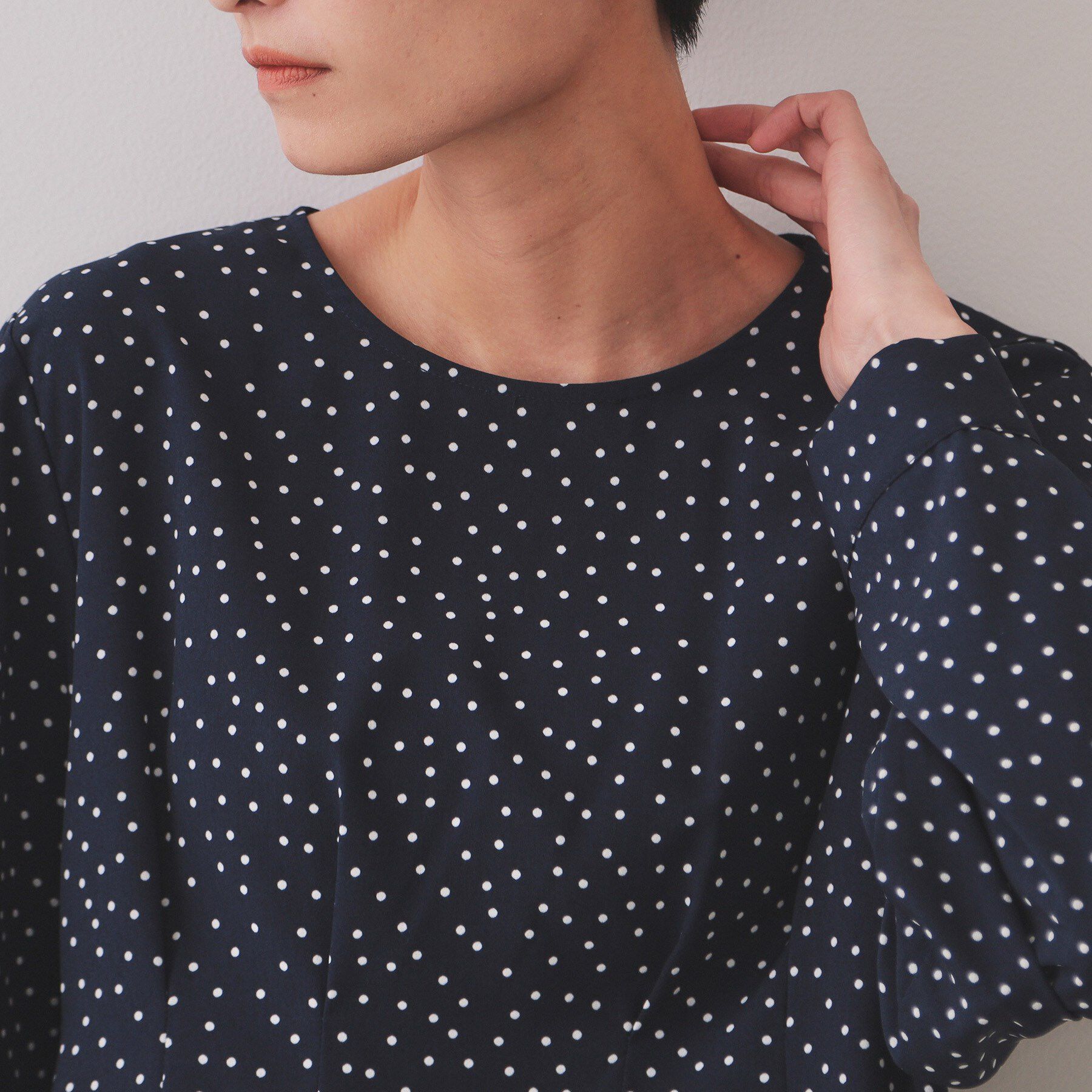 OPAQUE.CLIP「ドットプリントタックブラウス【洗濯機洗い可】」|シャツ・ブラウス|