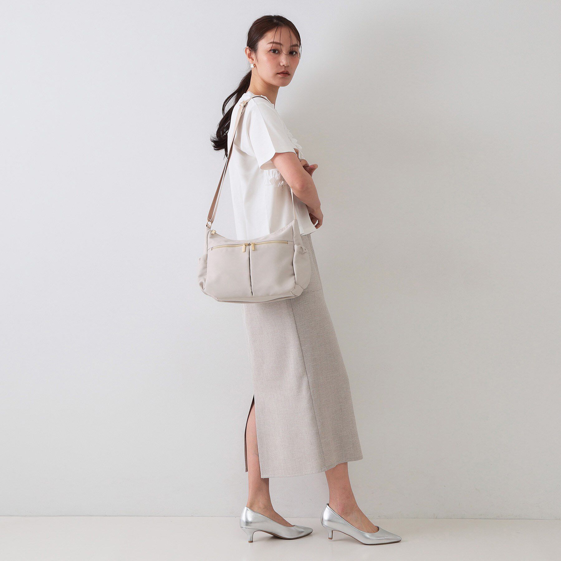 OPAQUE.CLIP「【軽量/撥水加工/多ポケット】ツイルミドルサイズムーンショルダーバッグ」|ショルダー・メッセンジャー|