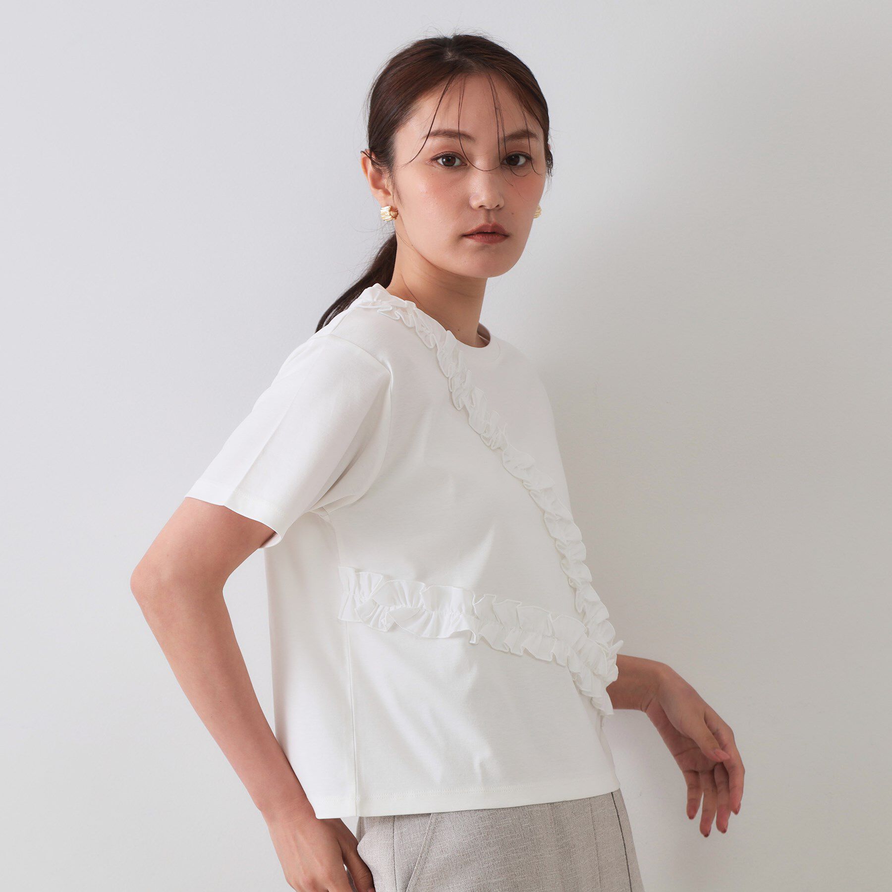 OPAQUE.CLIP「《美人百花掲載》アシメフリルドッキングカットソー【洗濯機洗い可】」|Tシャツ・カットソー|