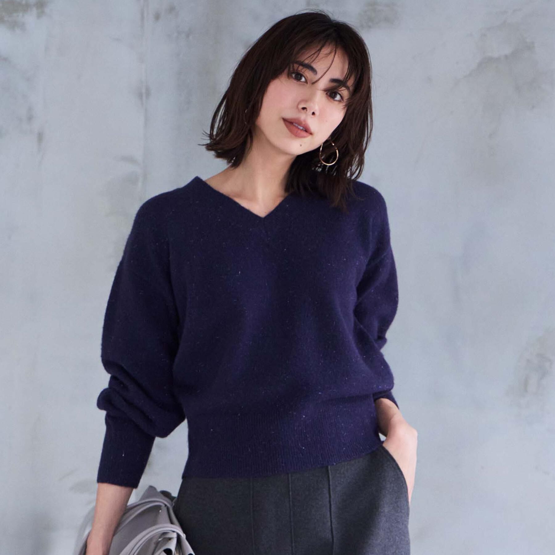 OPAQUE.CLIP「Vネックラメニット【洗濯機OK】」|ニット・セーター|ネイビー(094)