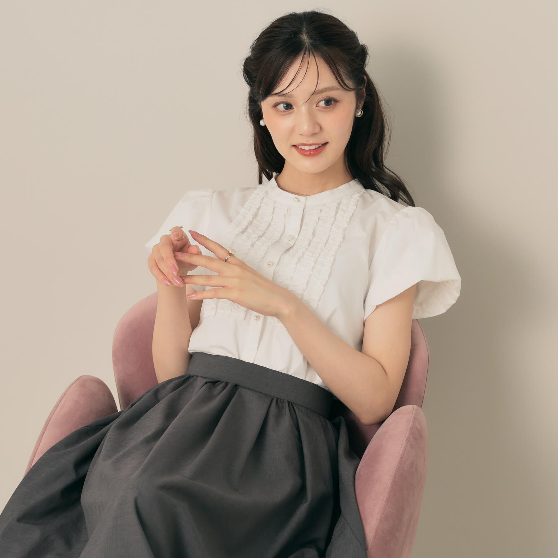 Couture broach「【大人フェミニン・華奢見え・通勤】フロントフリルシャツ」|シャツ・ブラウス|