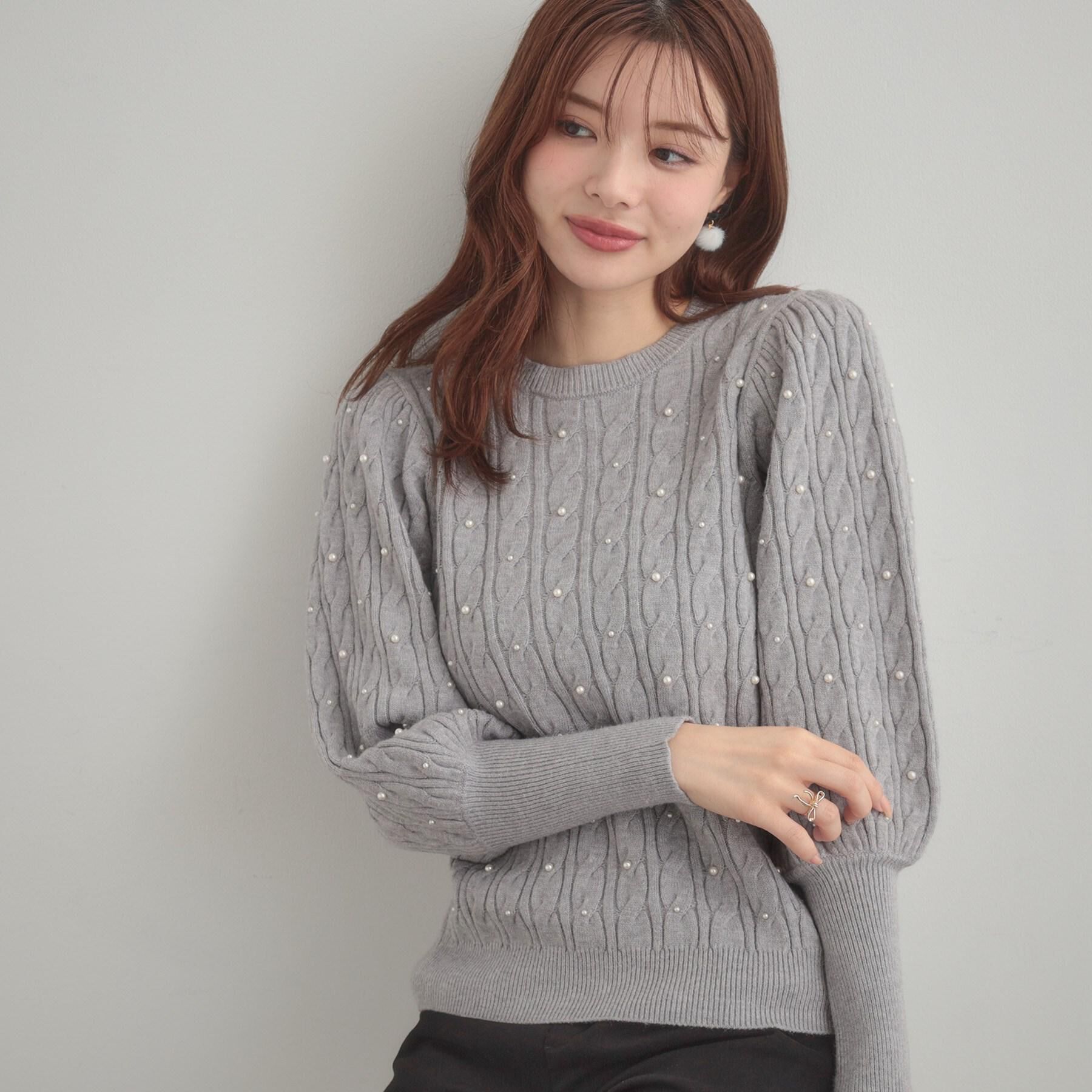 Couture broach「【華やぎ・一枚で着映え】ケーブルパール調ニット」|ニット・セーター|